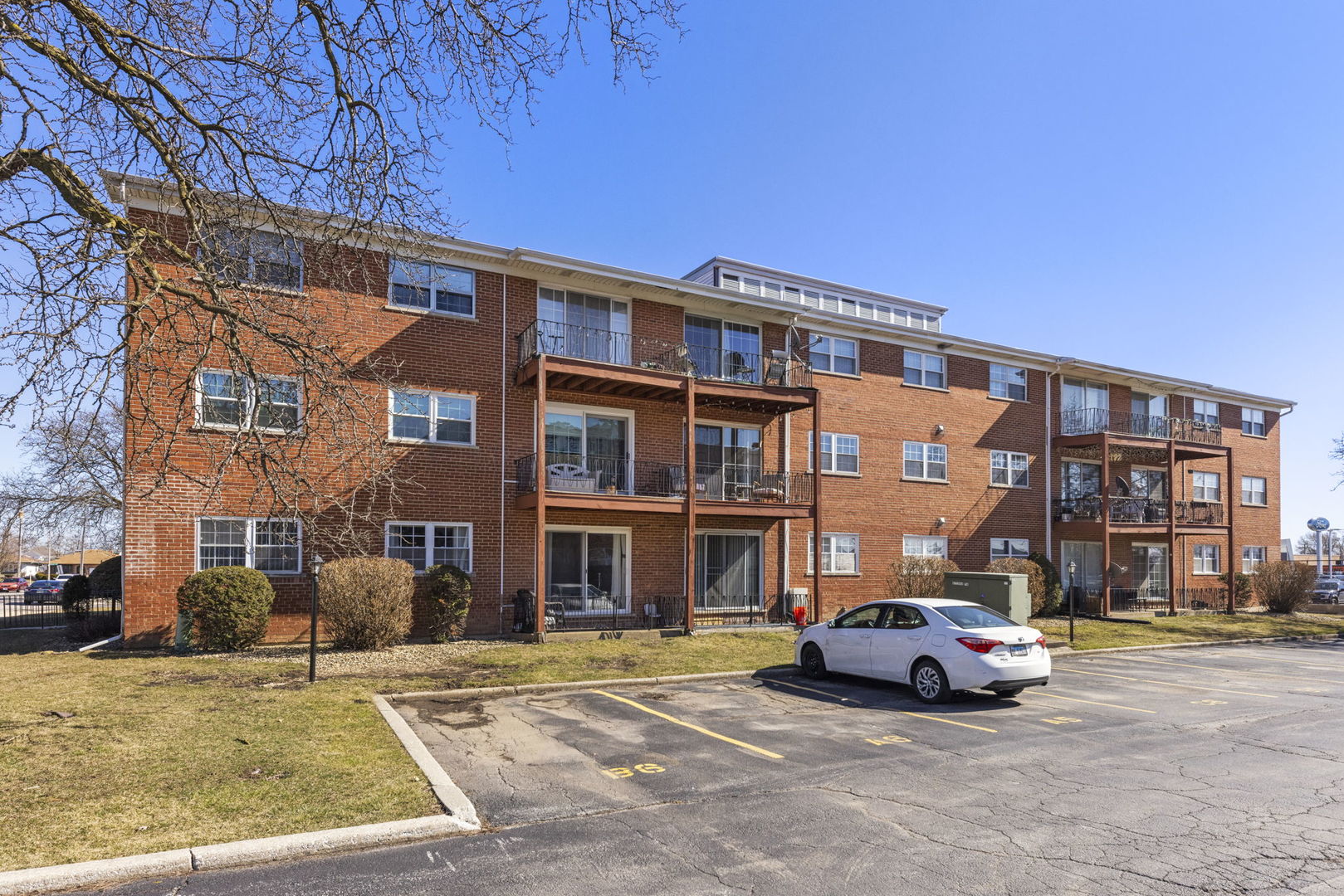 6135 W 94th Street Unit: A6