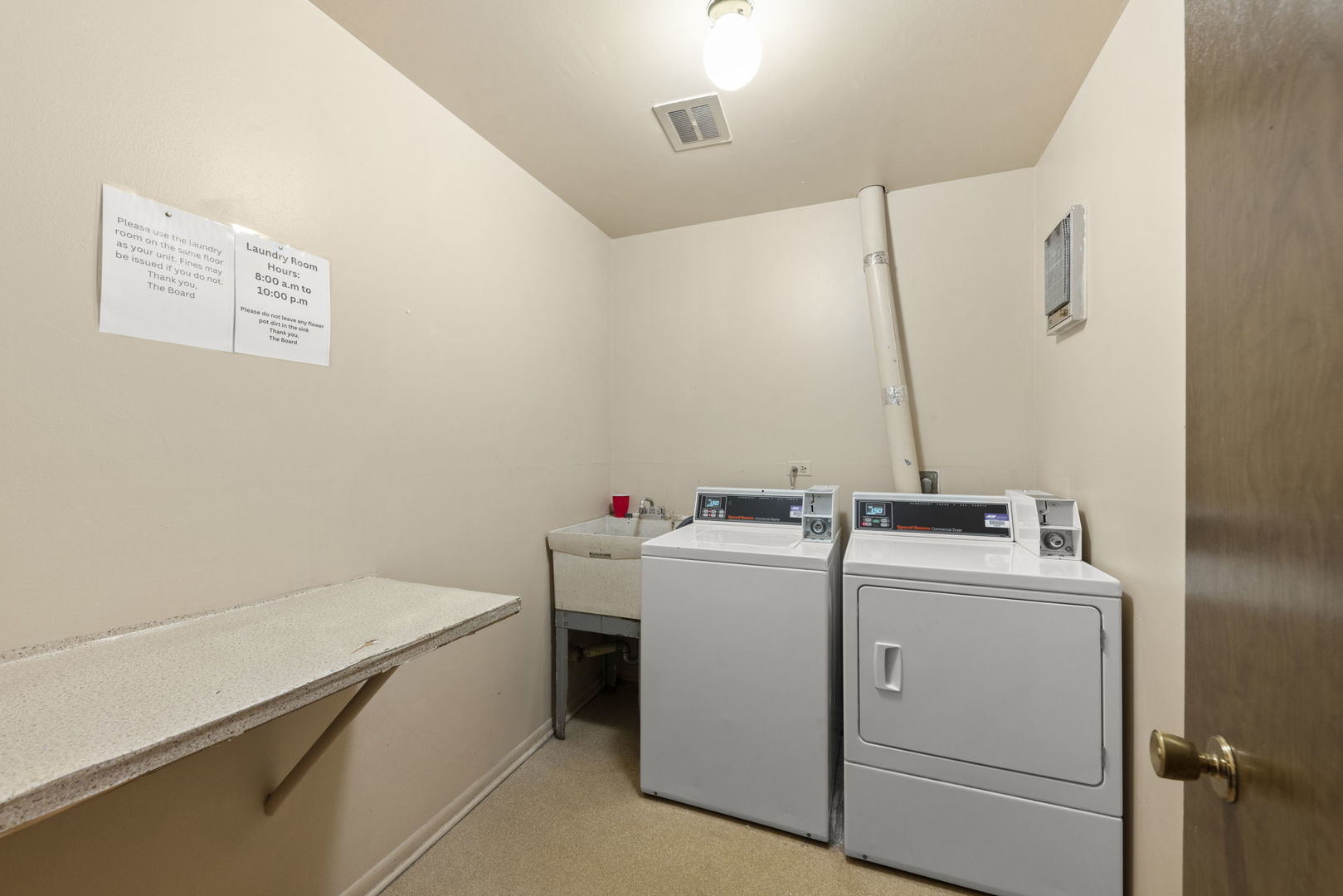 6135 W 94th Street Unit: A6