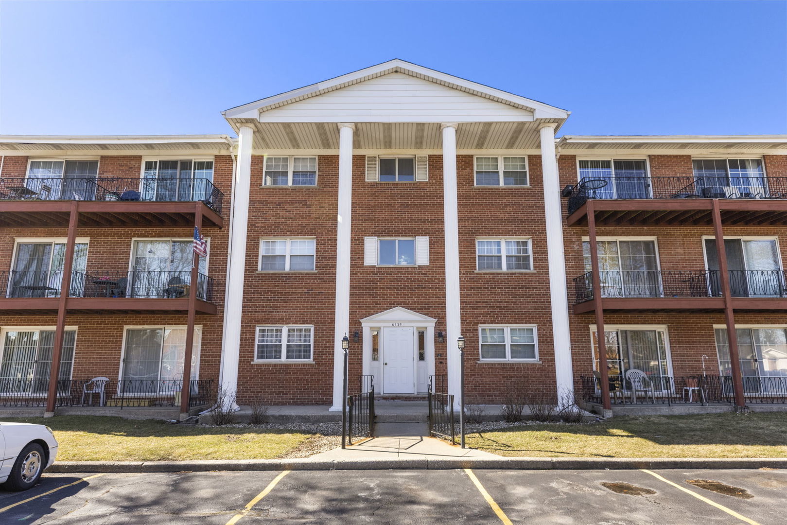 6135 W 94th Street Unit: A6