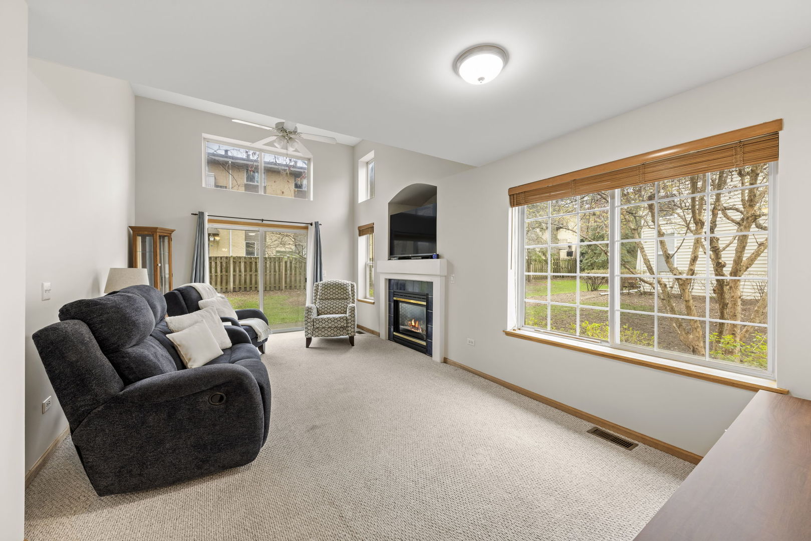 1173 Hawthorne Lane