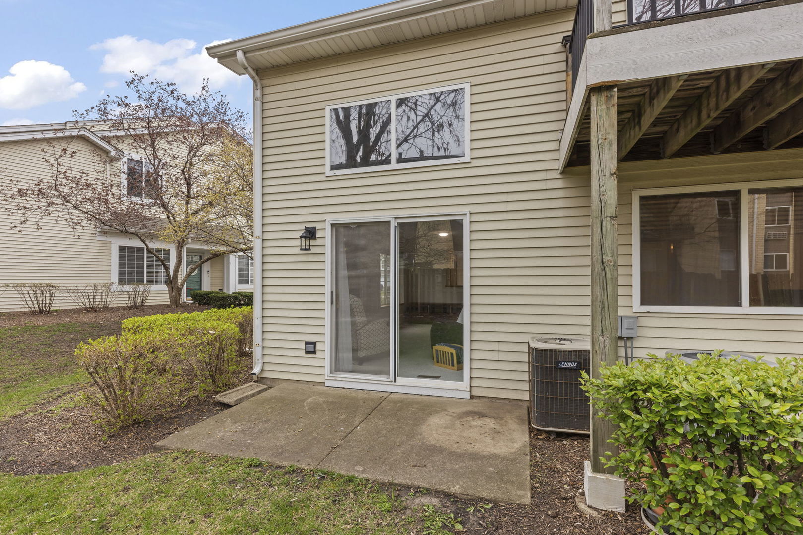 1173 Hawthorne Lane