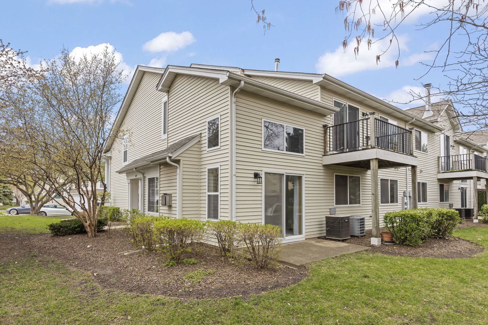 1173 Hawthorne Lane