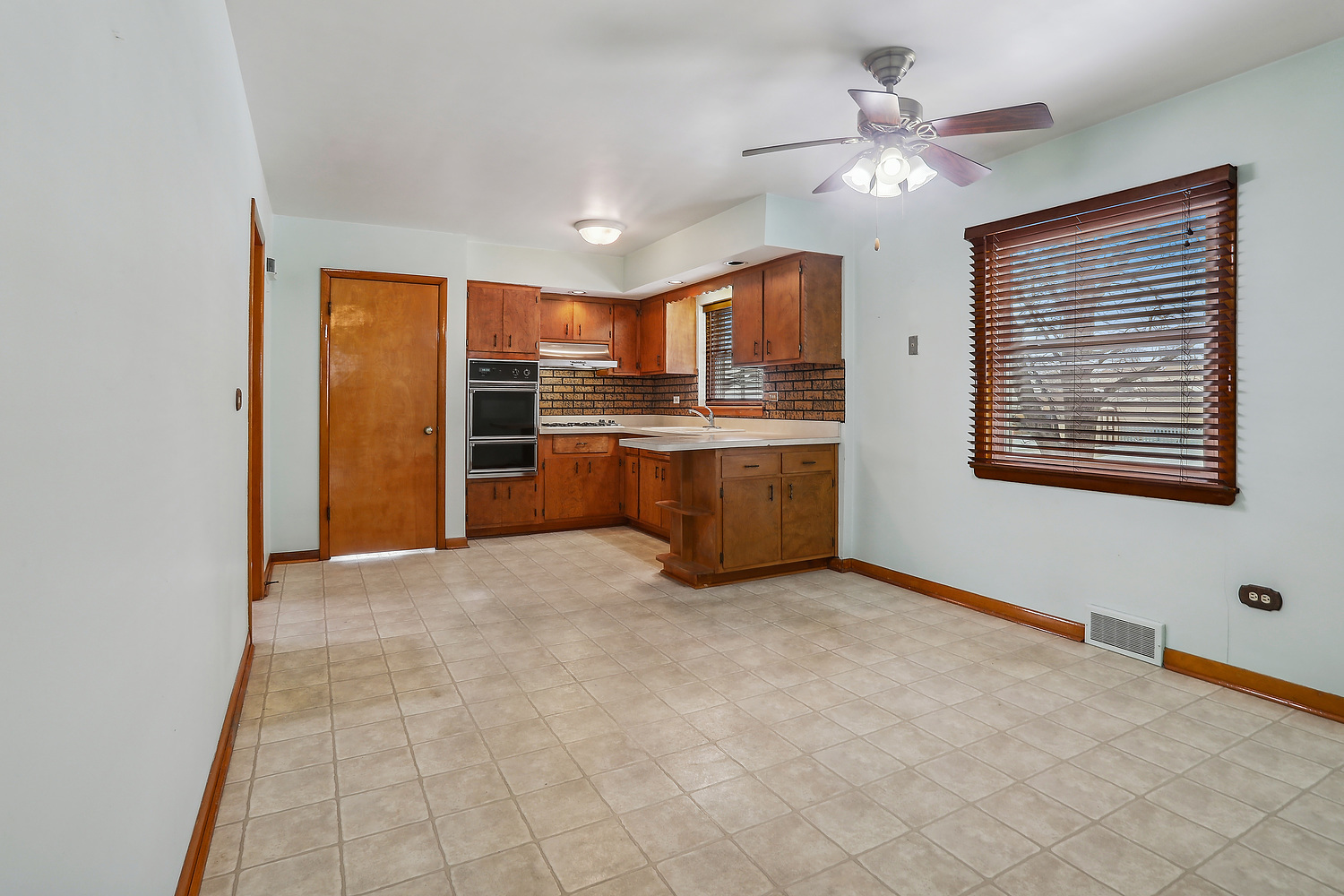 7355 W 58TH Place