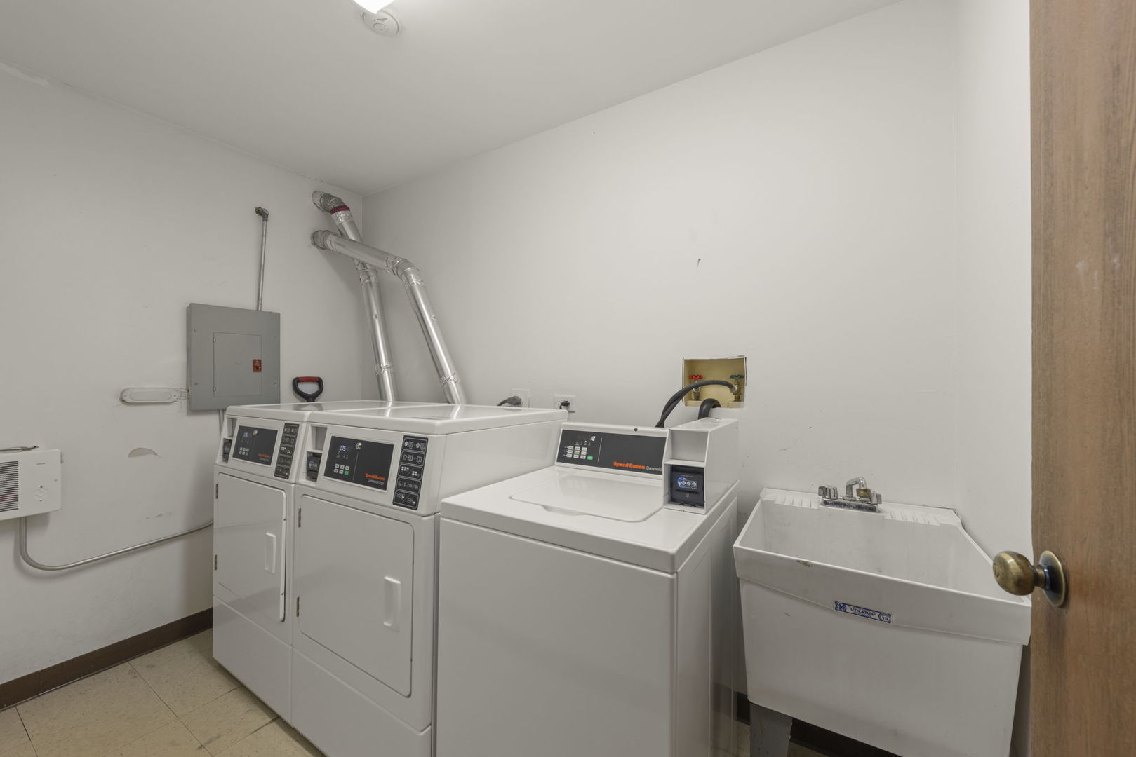 1002 Spruce Street Unit: 2B