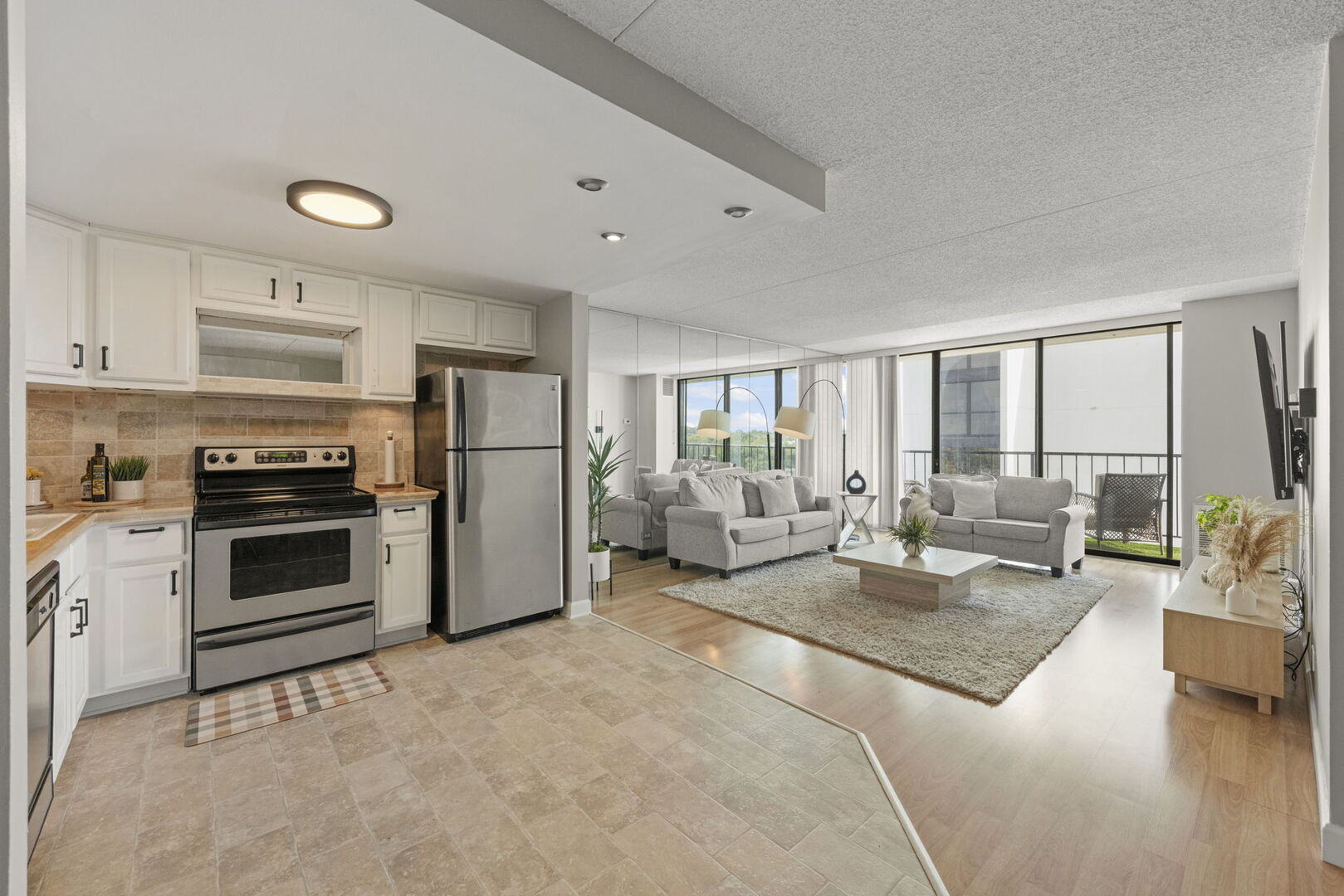 2005 S Finley Road Unit: 901