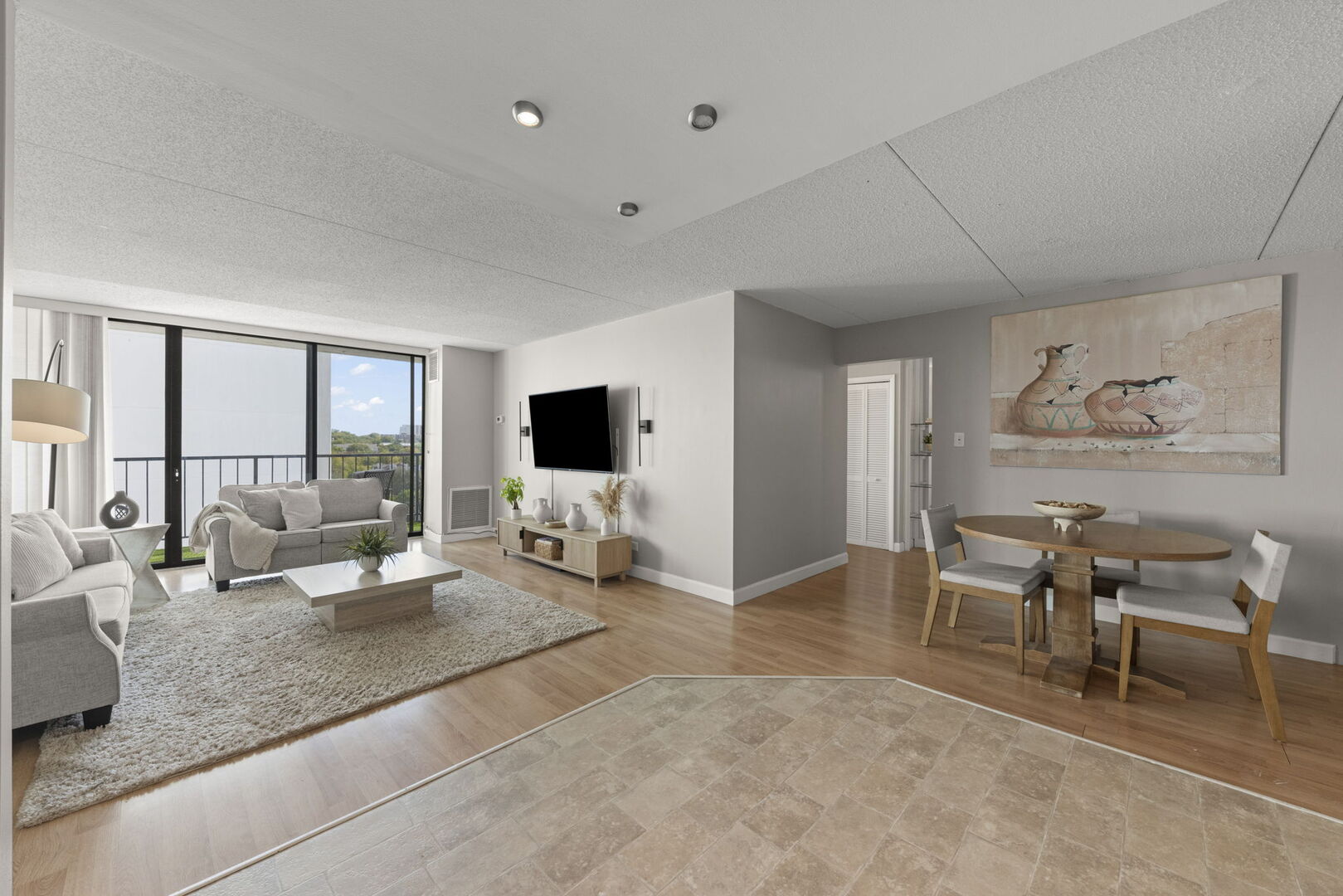 2005 S Finley Road Unit: 901