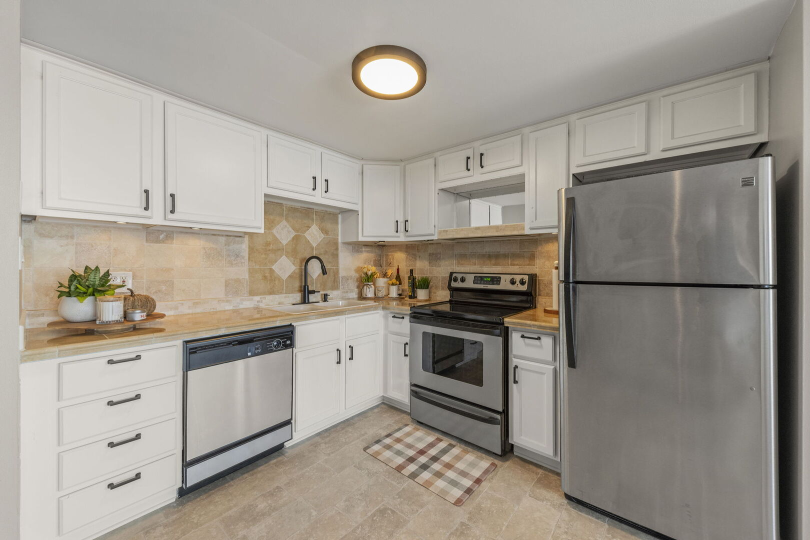 2005 S Finley Road Unit: 901