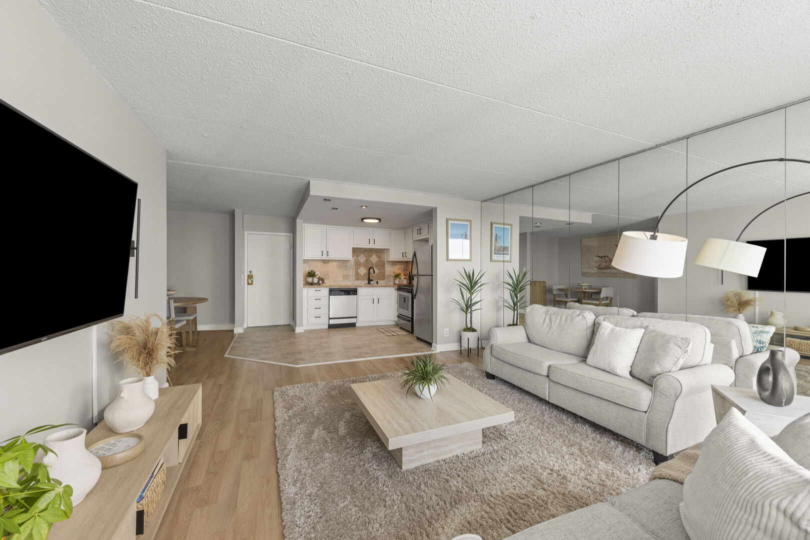 2005 S Finley Road Unit: 901