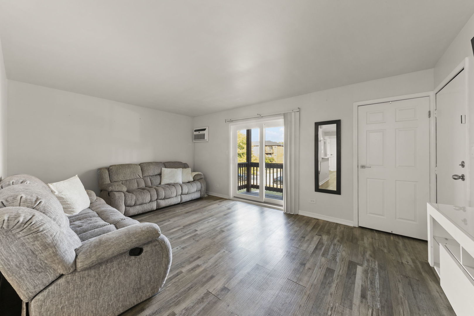 1002 Spruce Street Unit: 2B