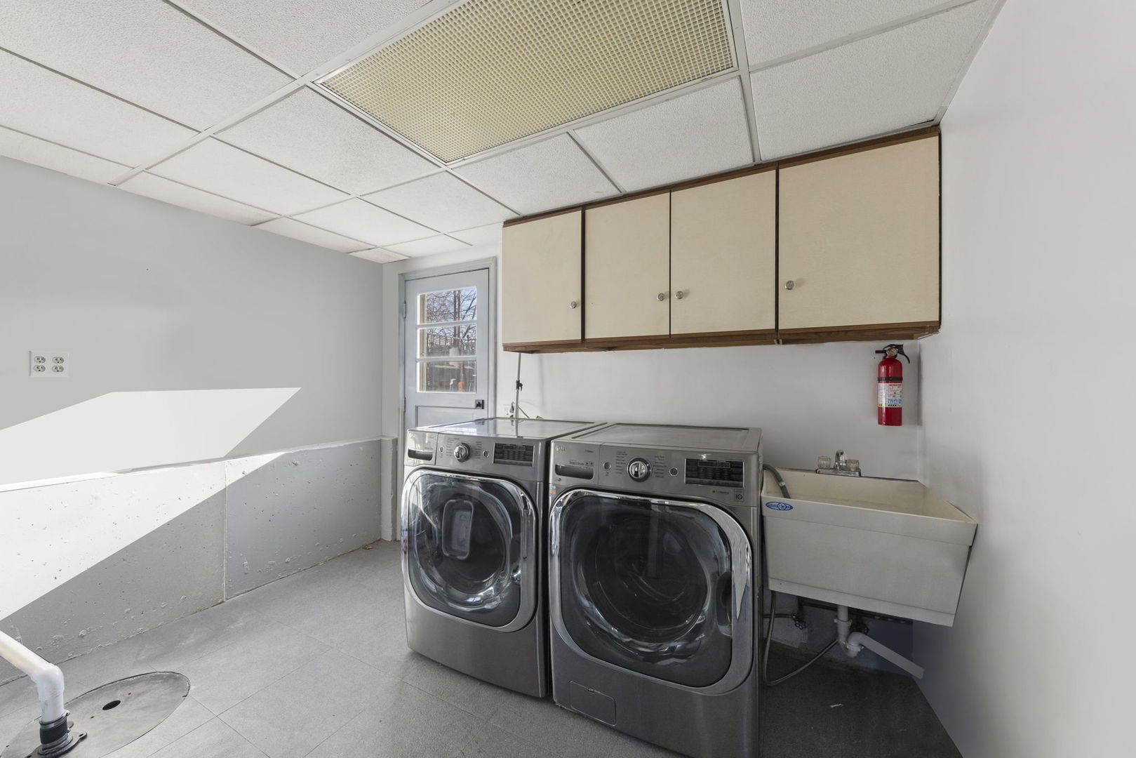 665 W Lake Manor Drive