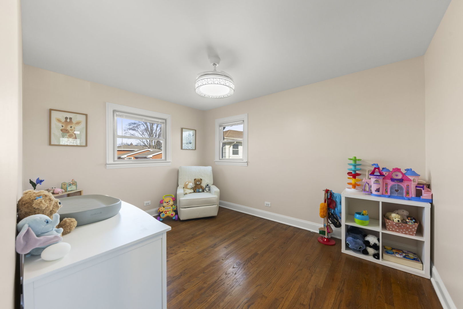 665 W Lake Manor Drive