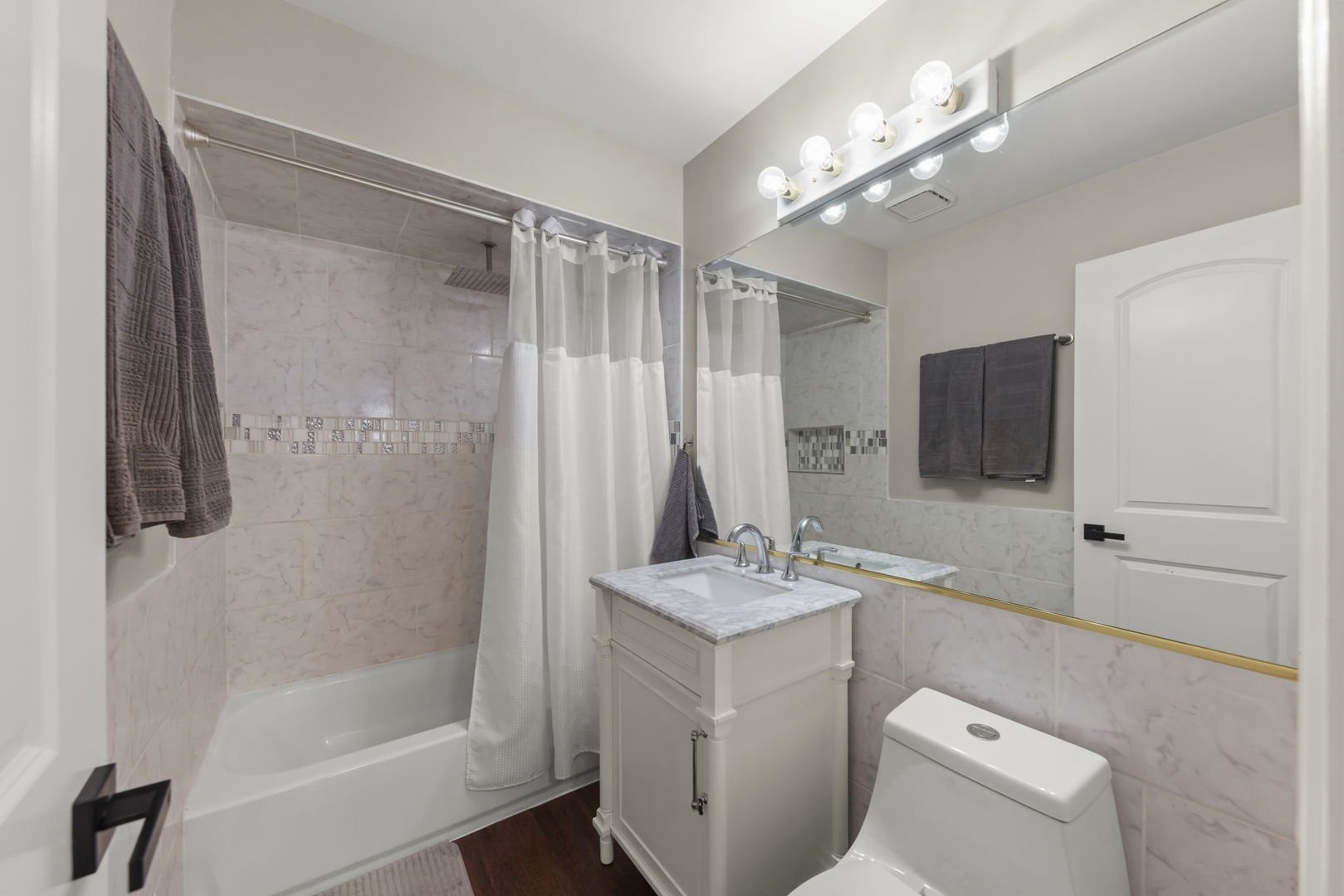 665 W Lake Manor Drive