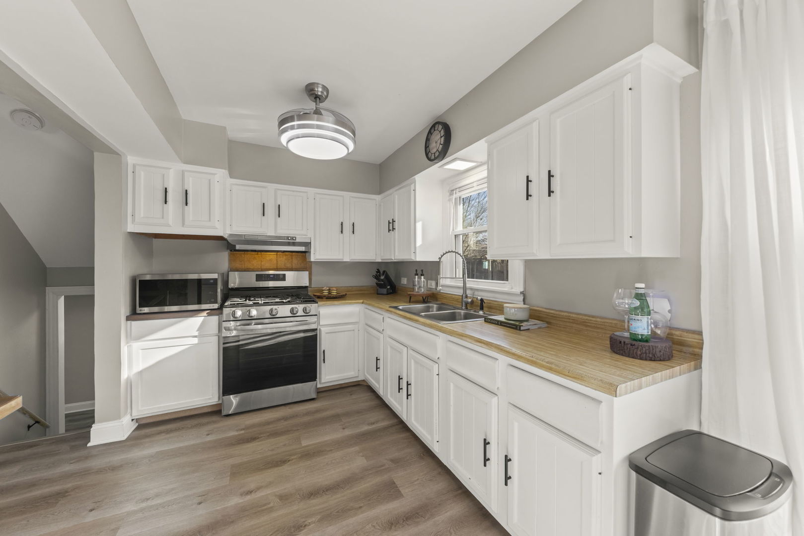 665 W Lake Manor Drive