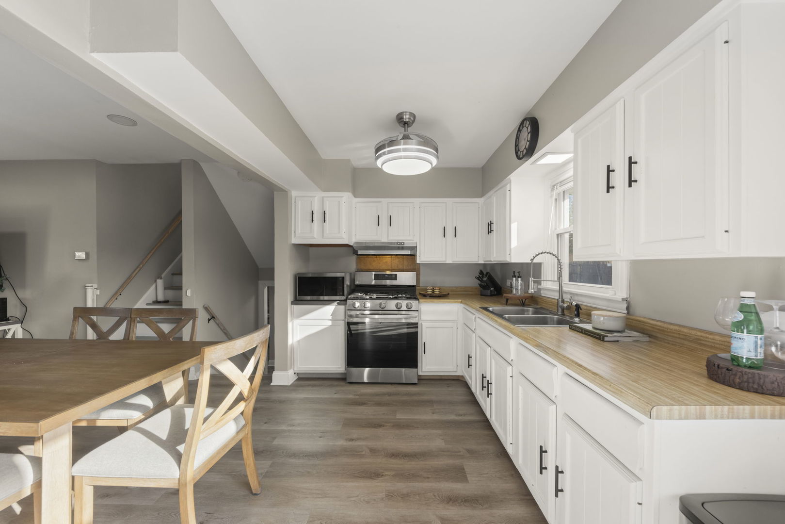 665 W Lake Manor Drive