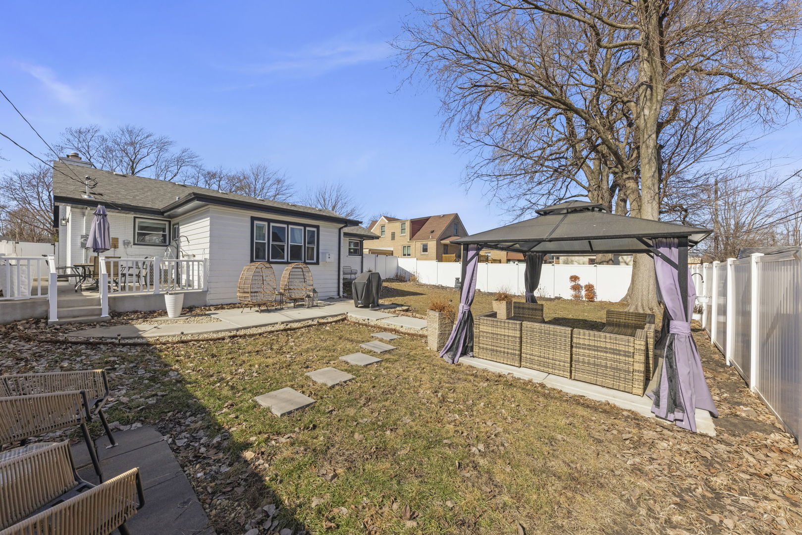 9525 Parkside Avenue