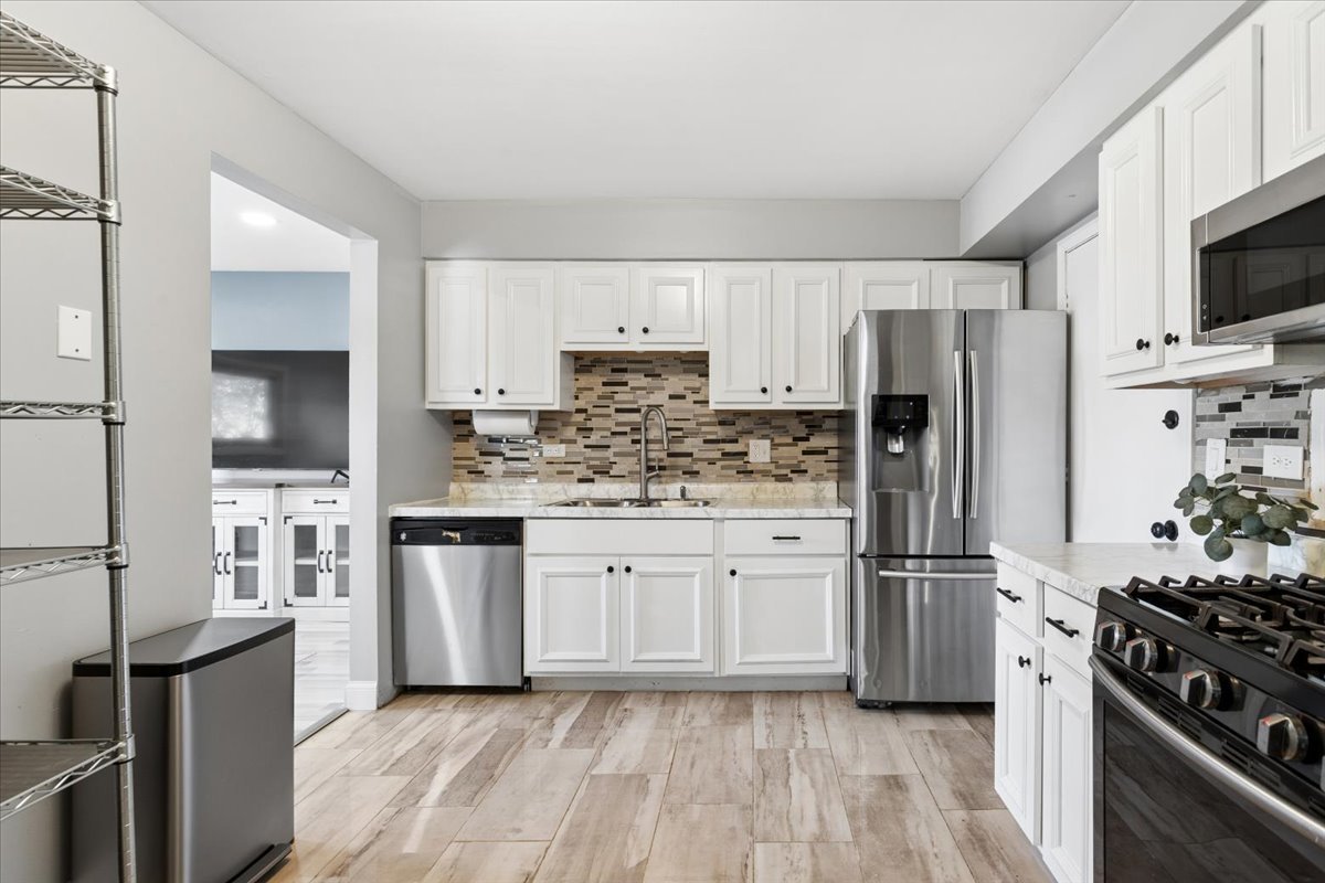 1320A Lore Lane Unit: 122
