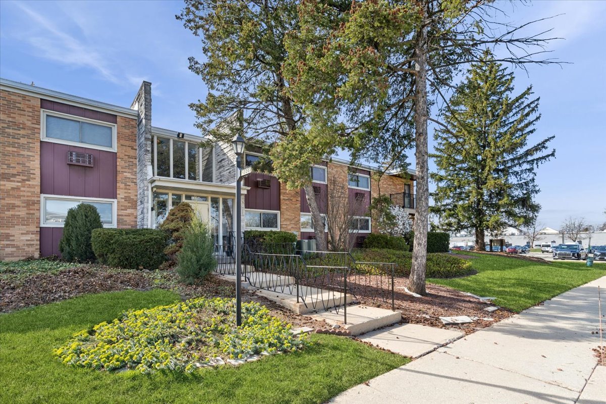 1320A Lore Lane Unit: 122