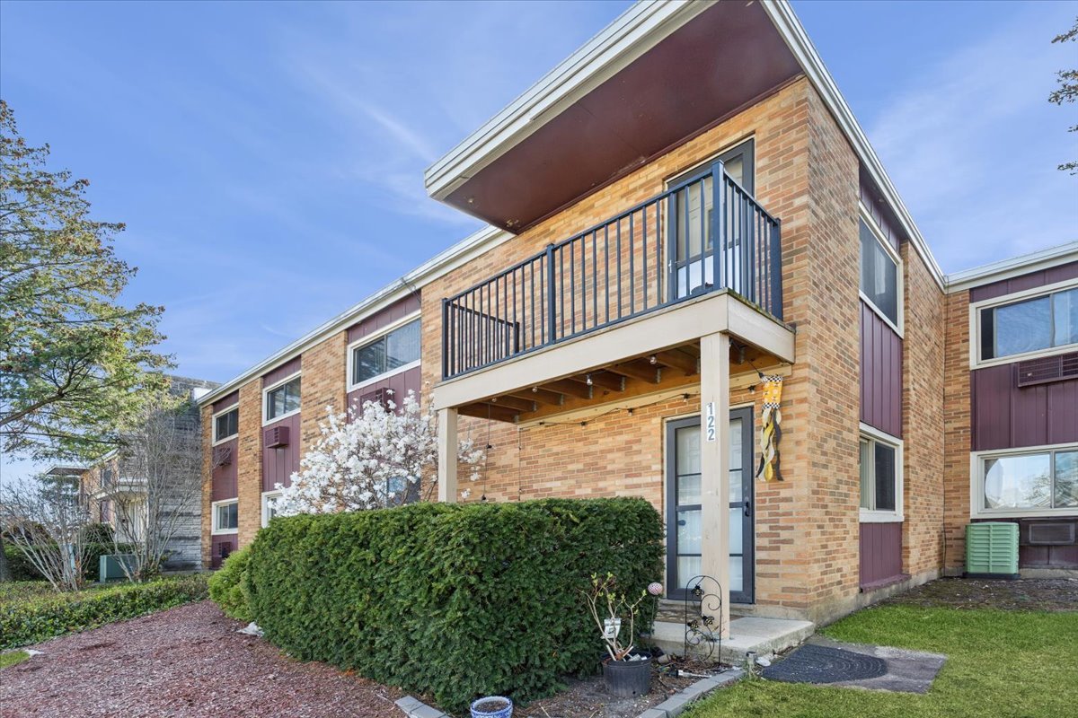 1320A Lore Lane Unit: 122