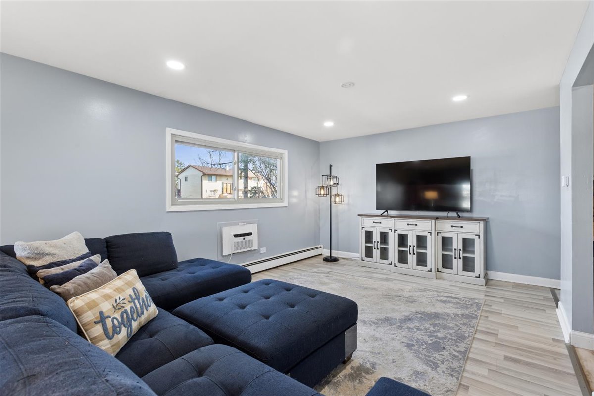1320A Lore Lane Unit: 122