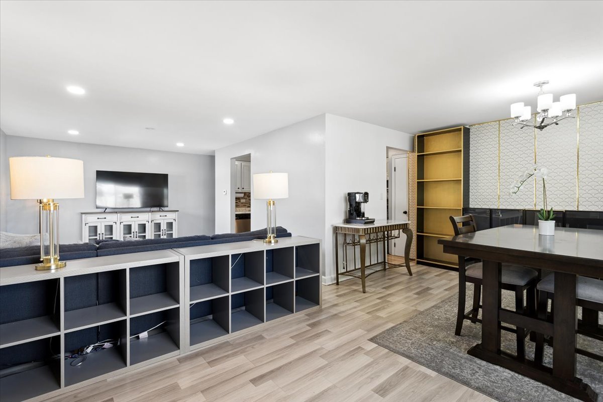 1320A Lore Lane Unit: 122