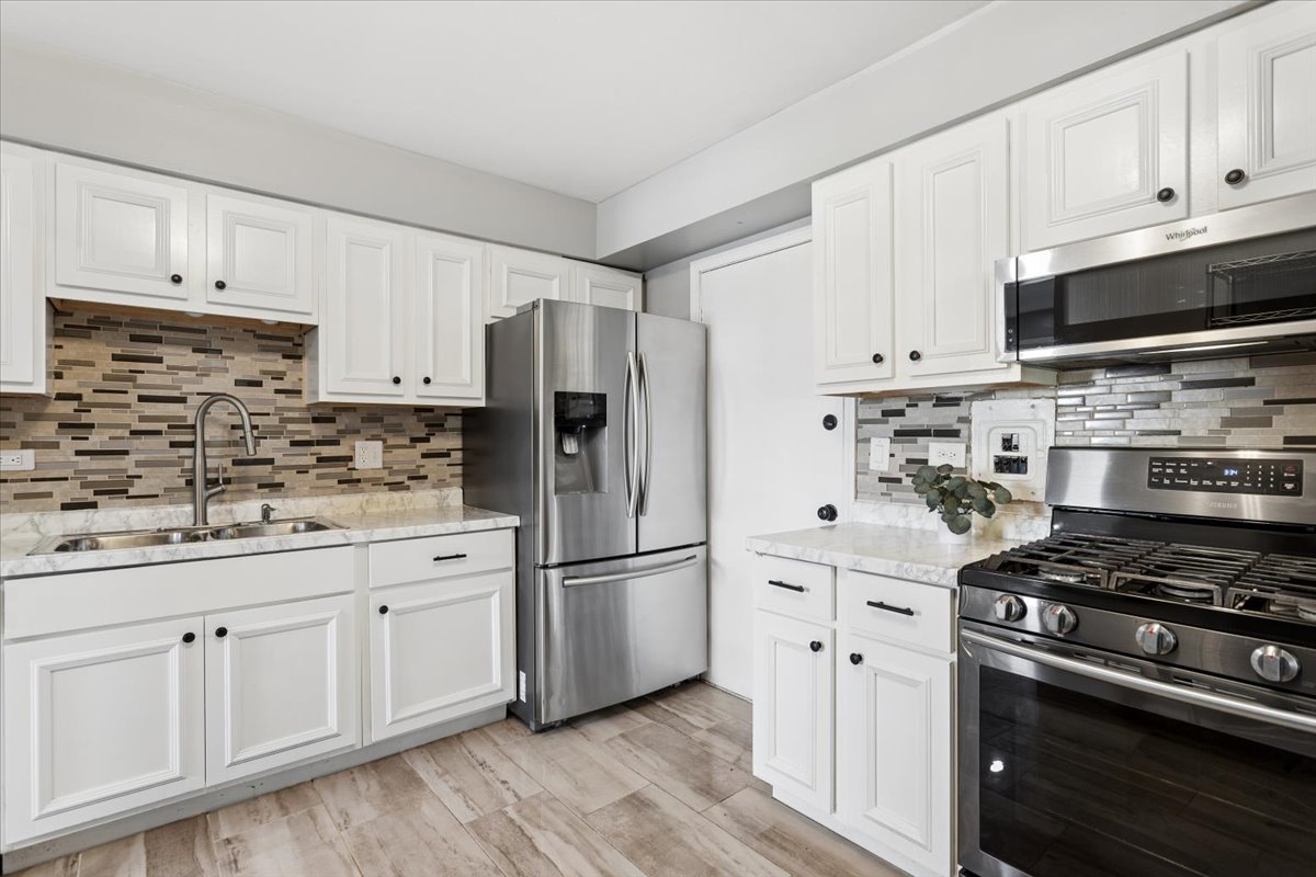 1320A Lore Lane Unit: 122