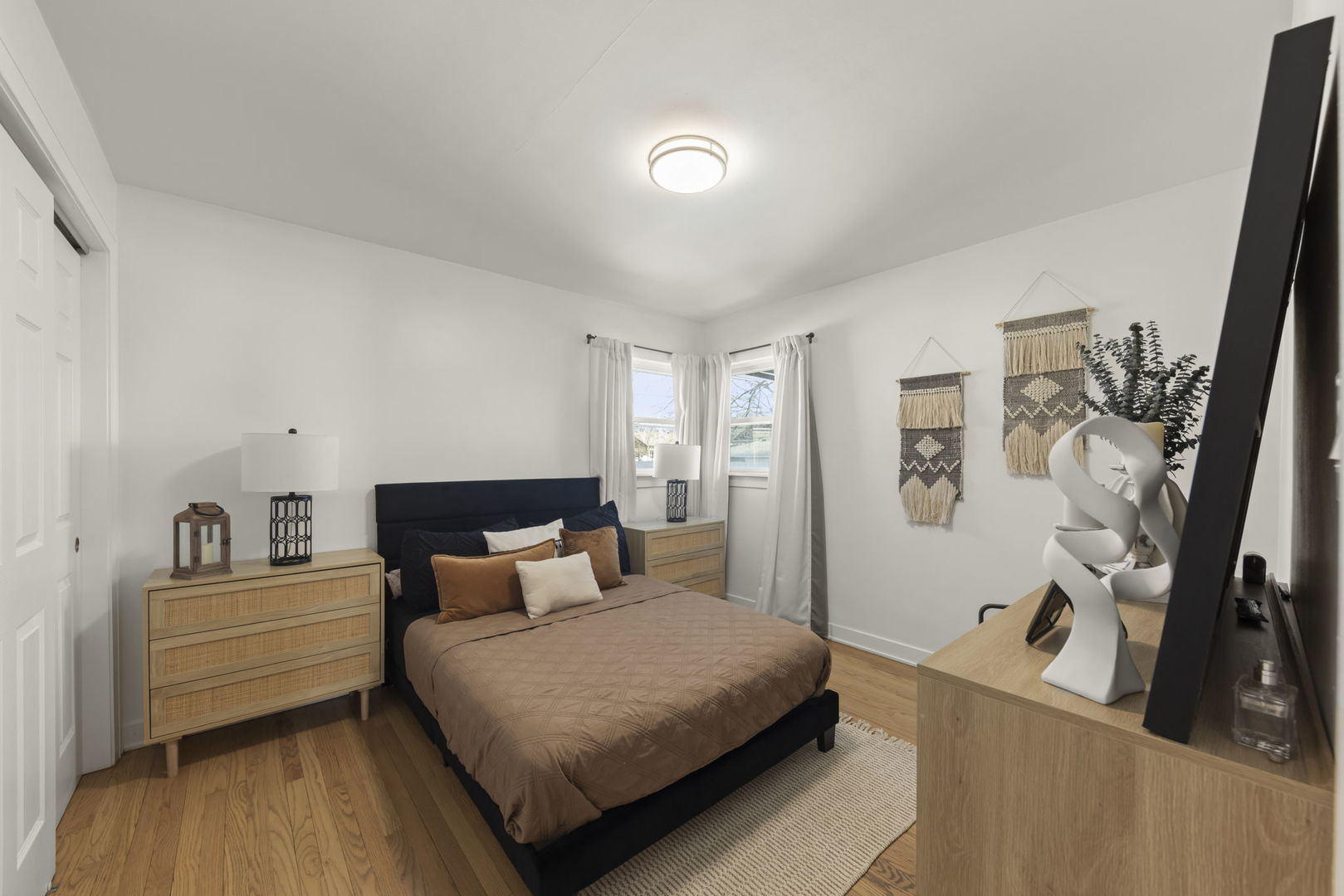 9525 Parkside Avenue