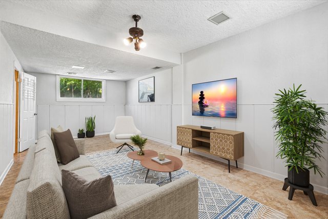 356 W Park Avenue