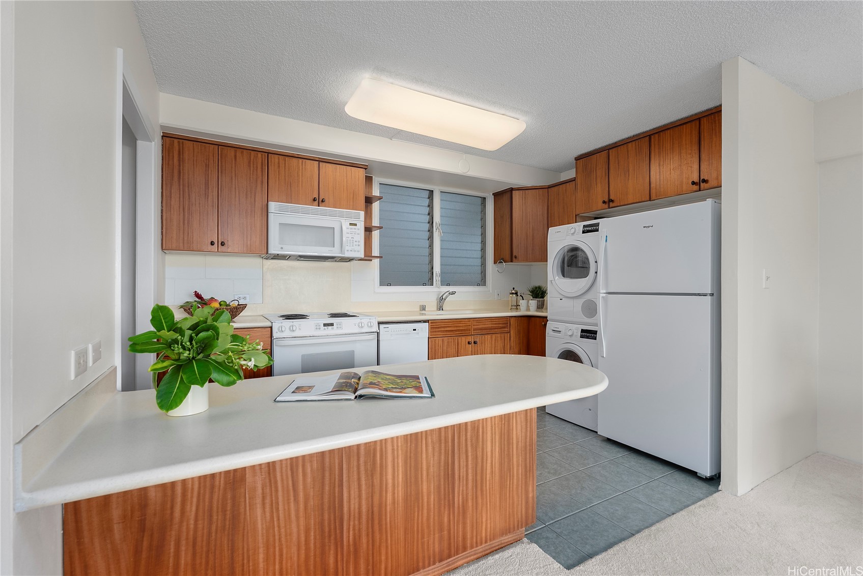 2937 Kalakaua Avenue 35