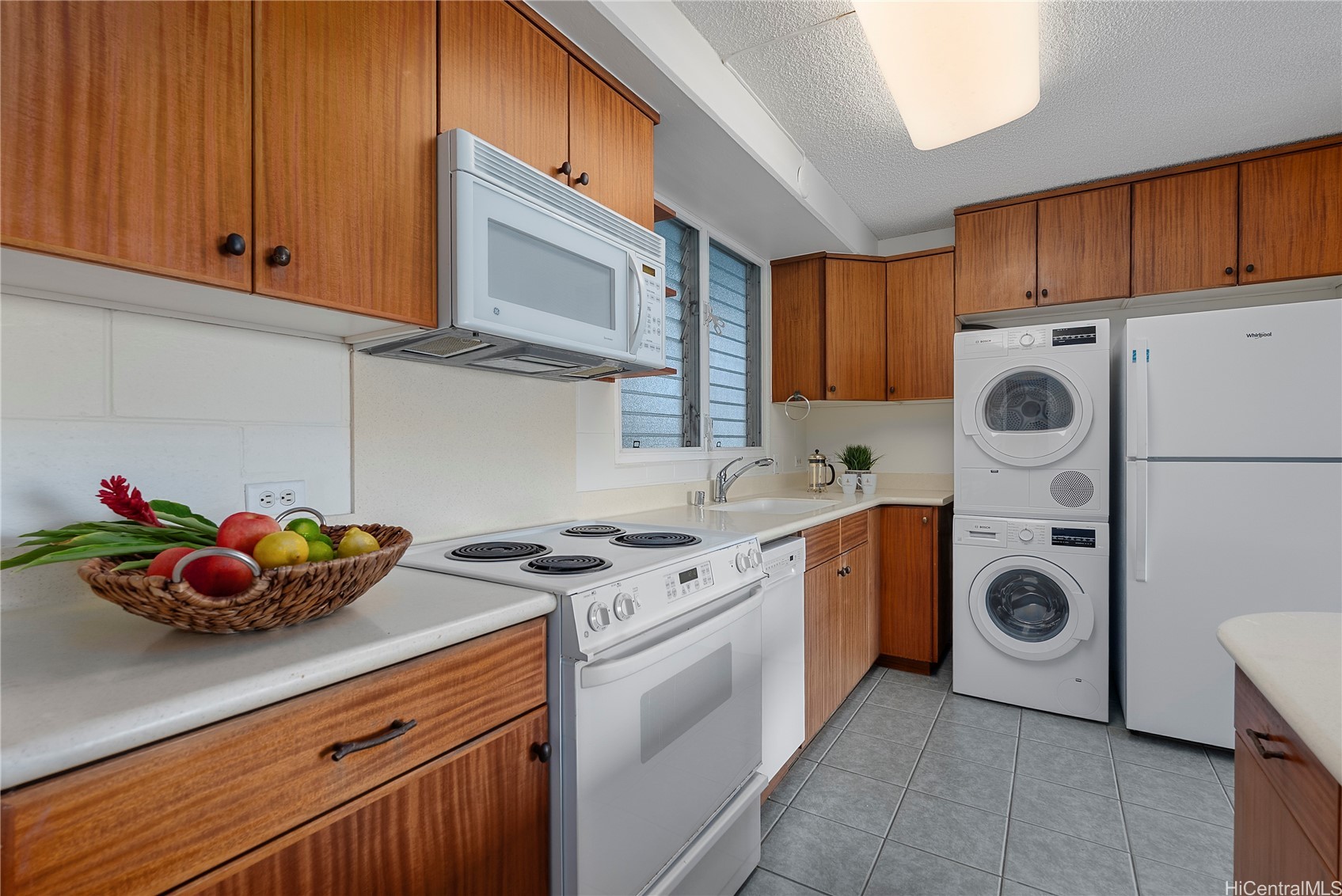 2937 Kalakaua Avenue 35