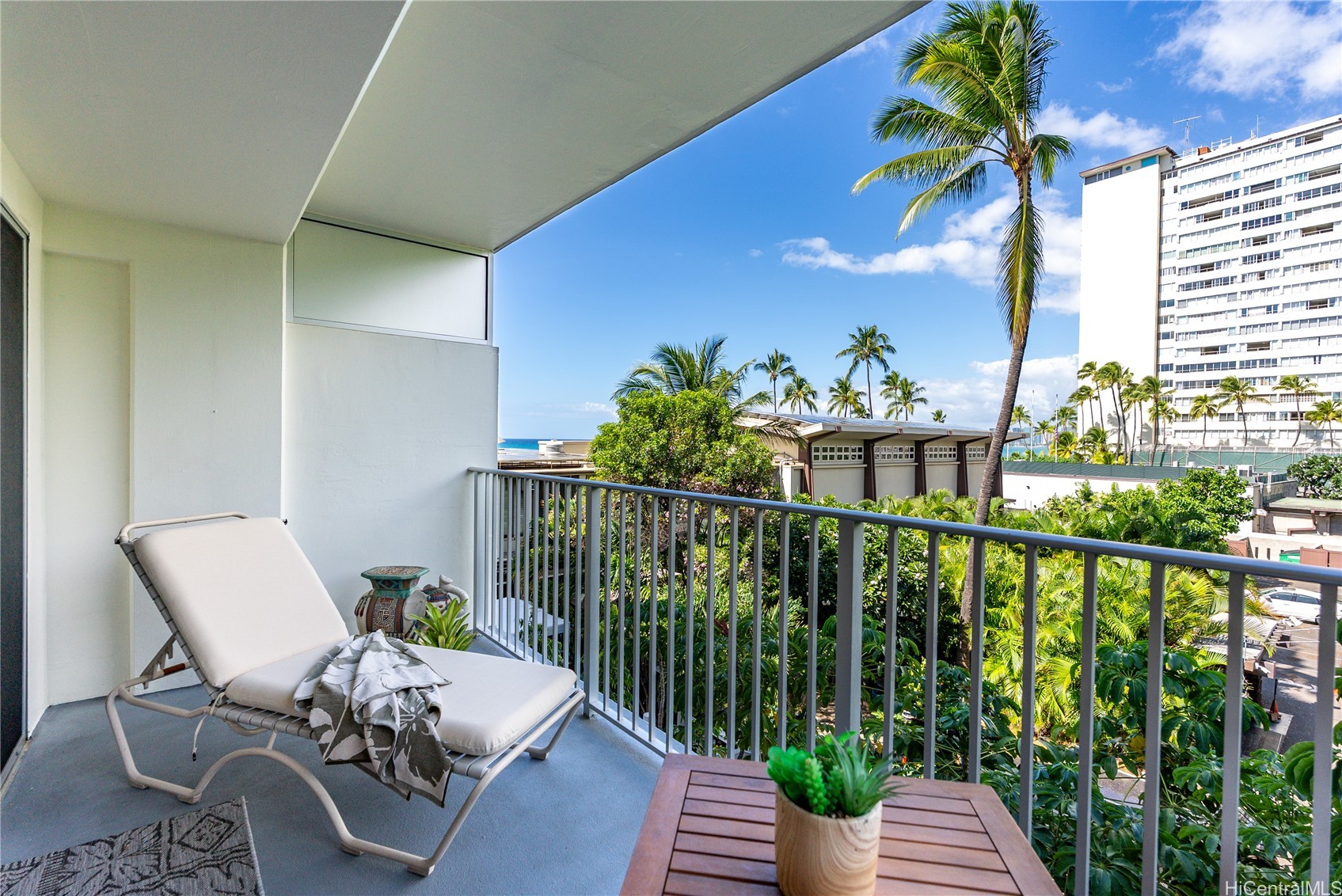 2937 Kalakaua Avenue 35