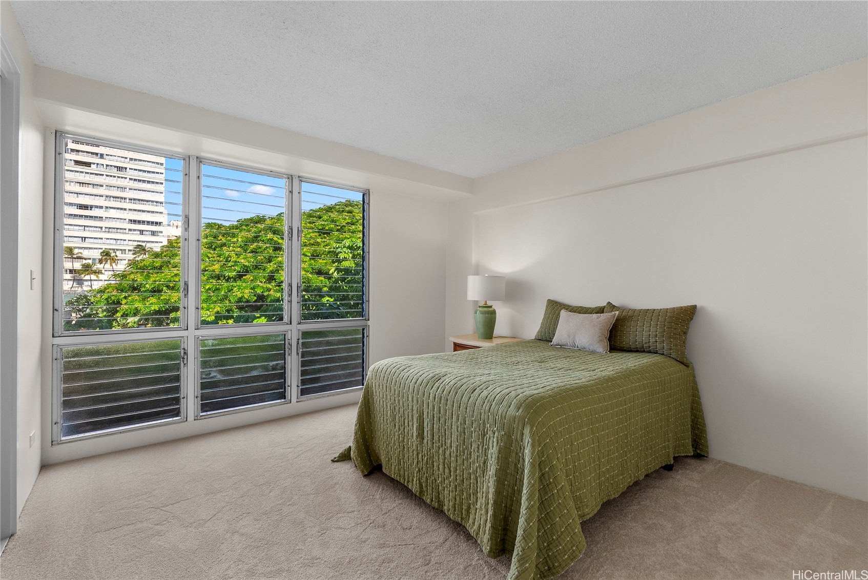 2937 Kalakaua Avenue 35