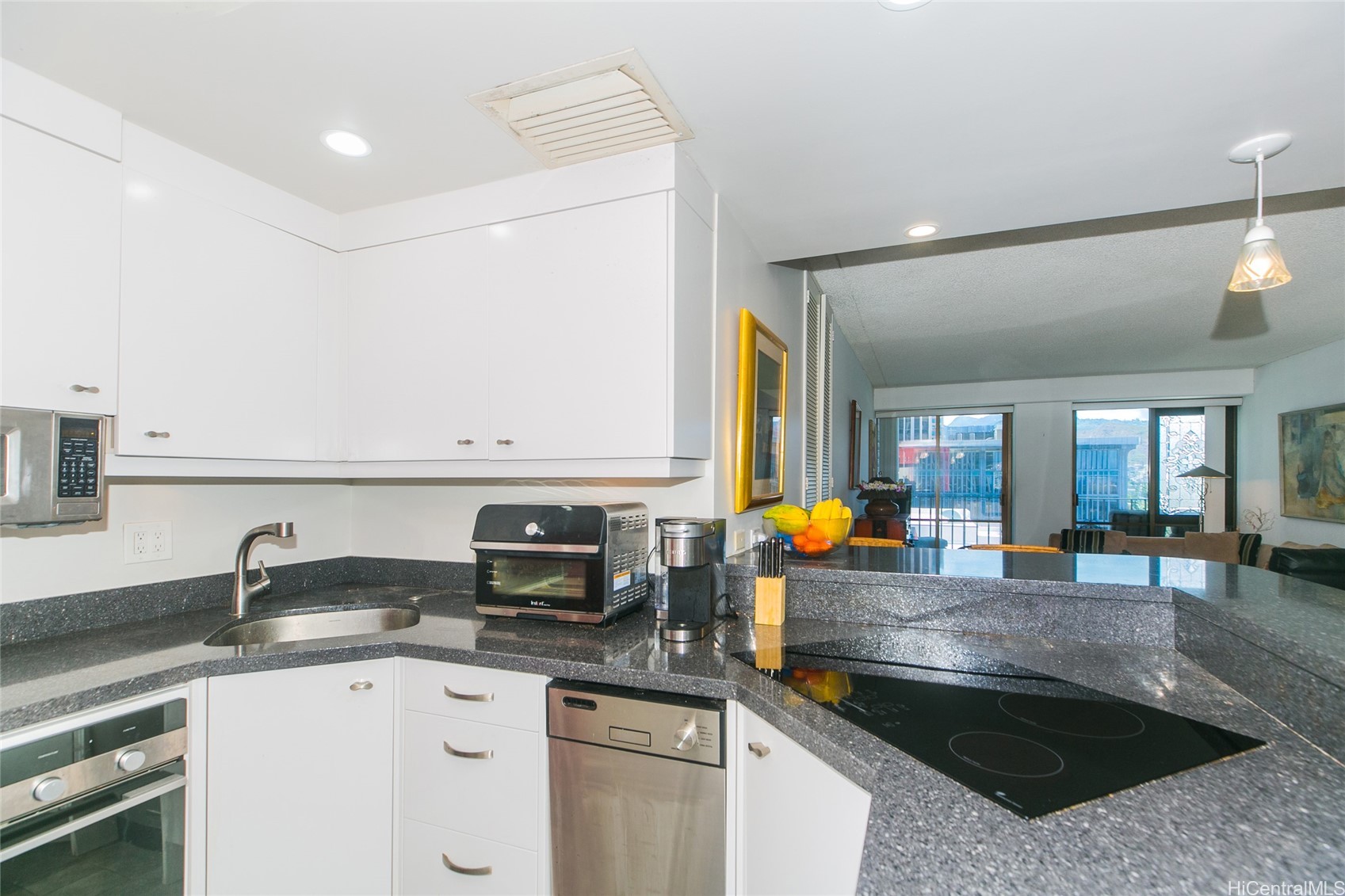 700 Richards Street 1105