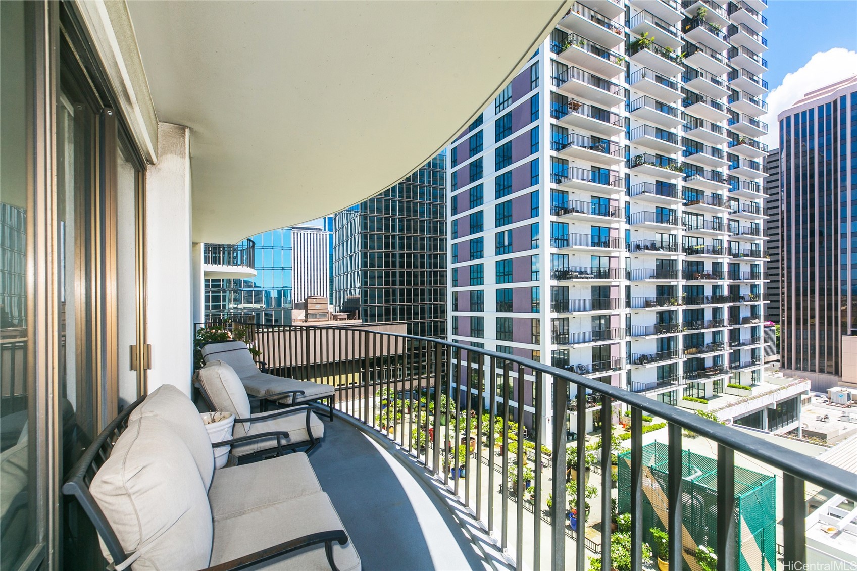 700 Richards Street 1105