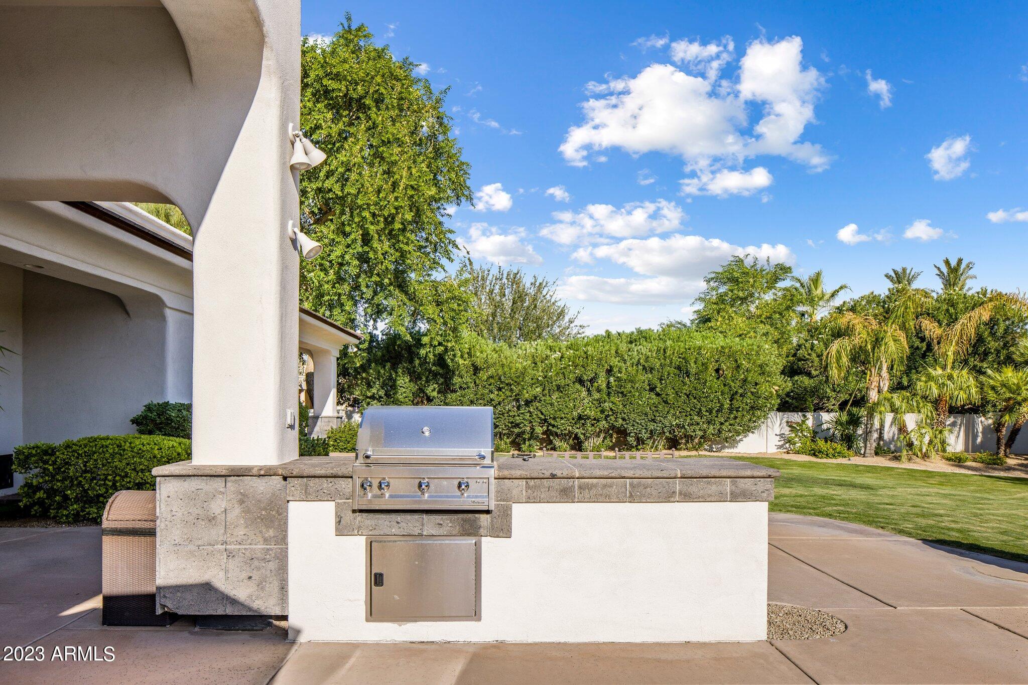 5441 E MOCKINGBIRD Lane