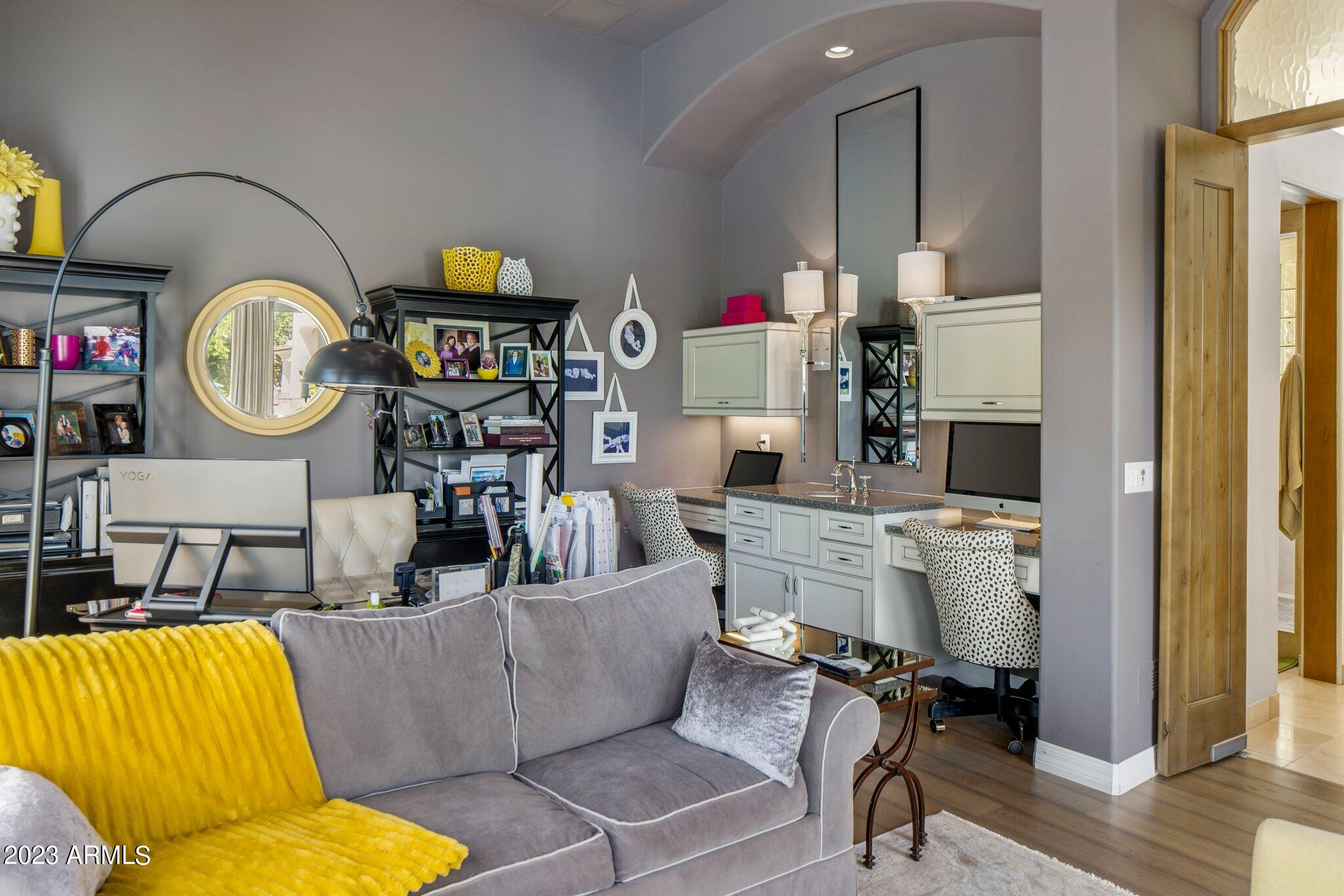 5441 E MOCKINGBIRD Lane