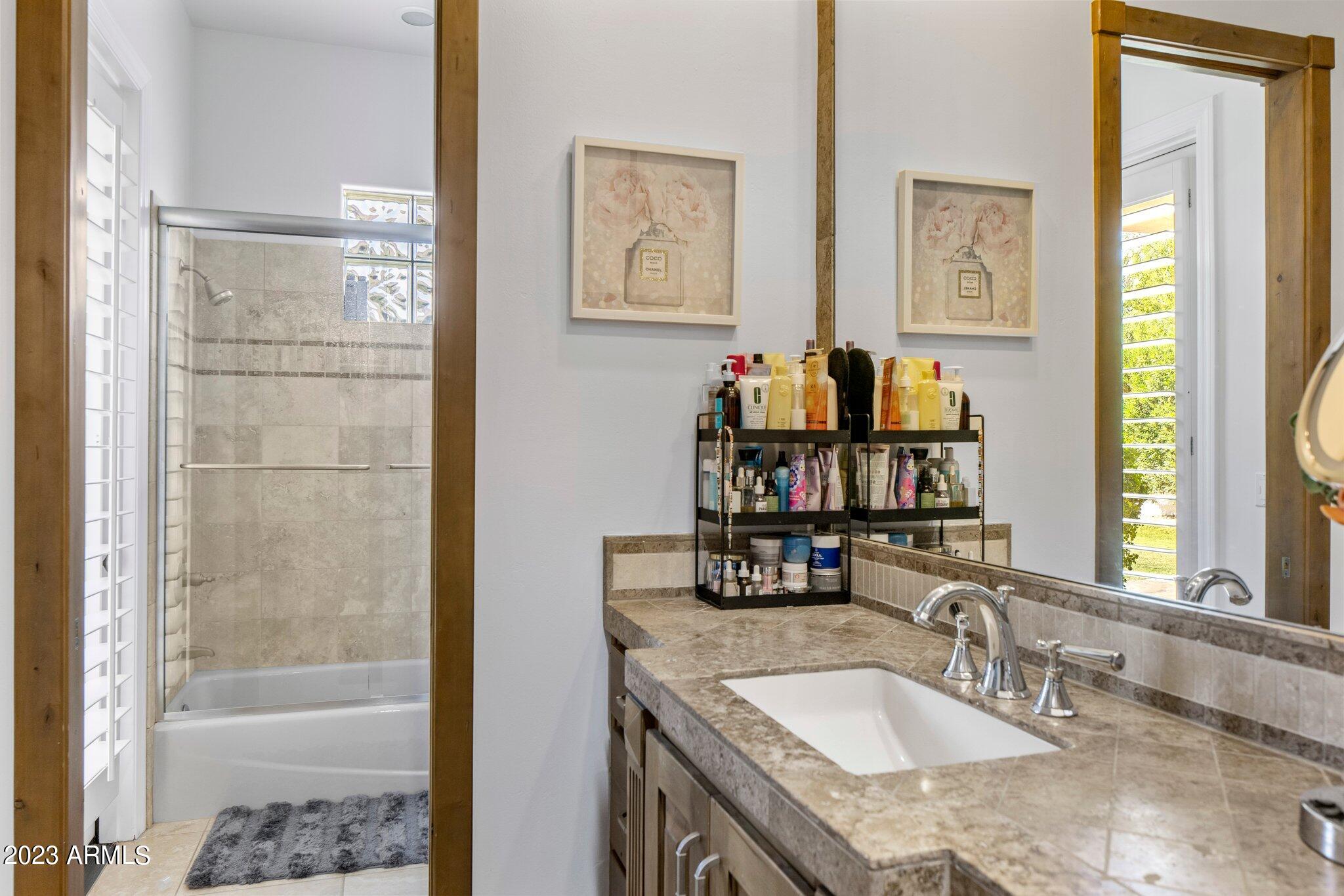 5441 E MOCKINGBIRD Lane