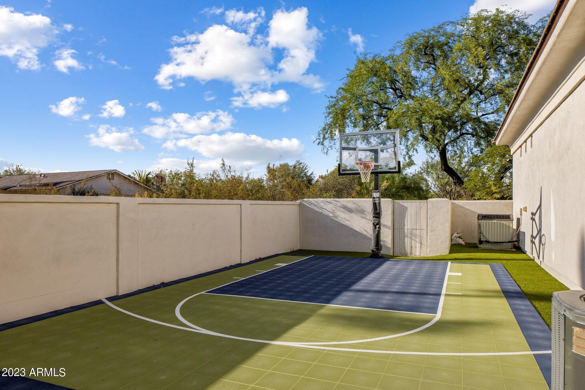 5441 E MOCKINGBIRD Lane