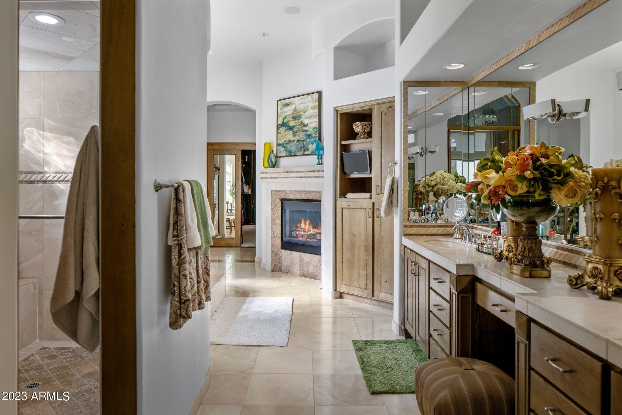 5441 E MOCKINGBIRD Lane