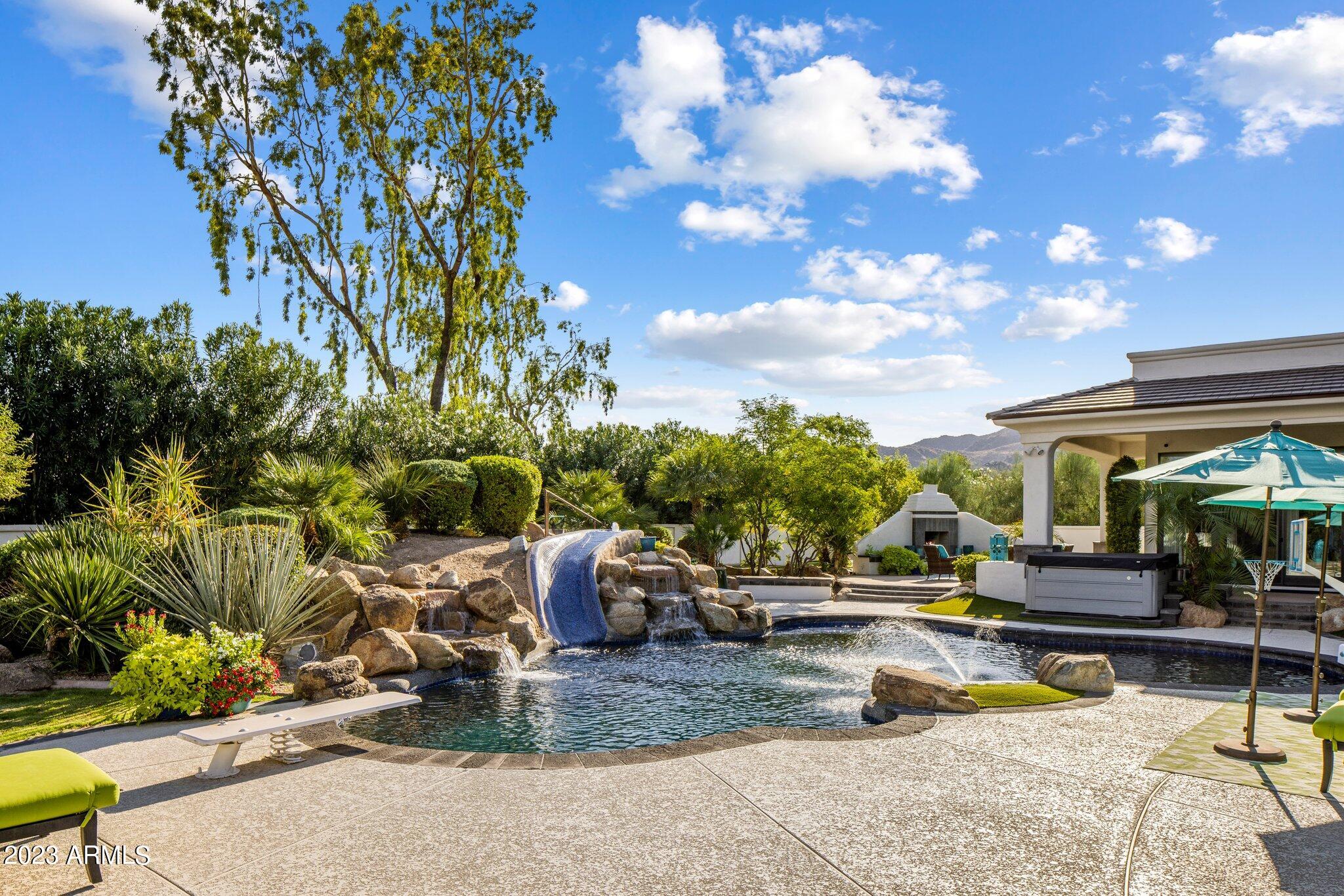 5441 E MOCKINGBIRD Lane