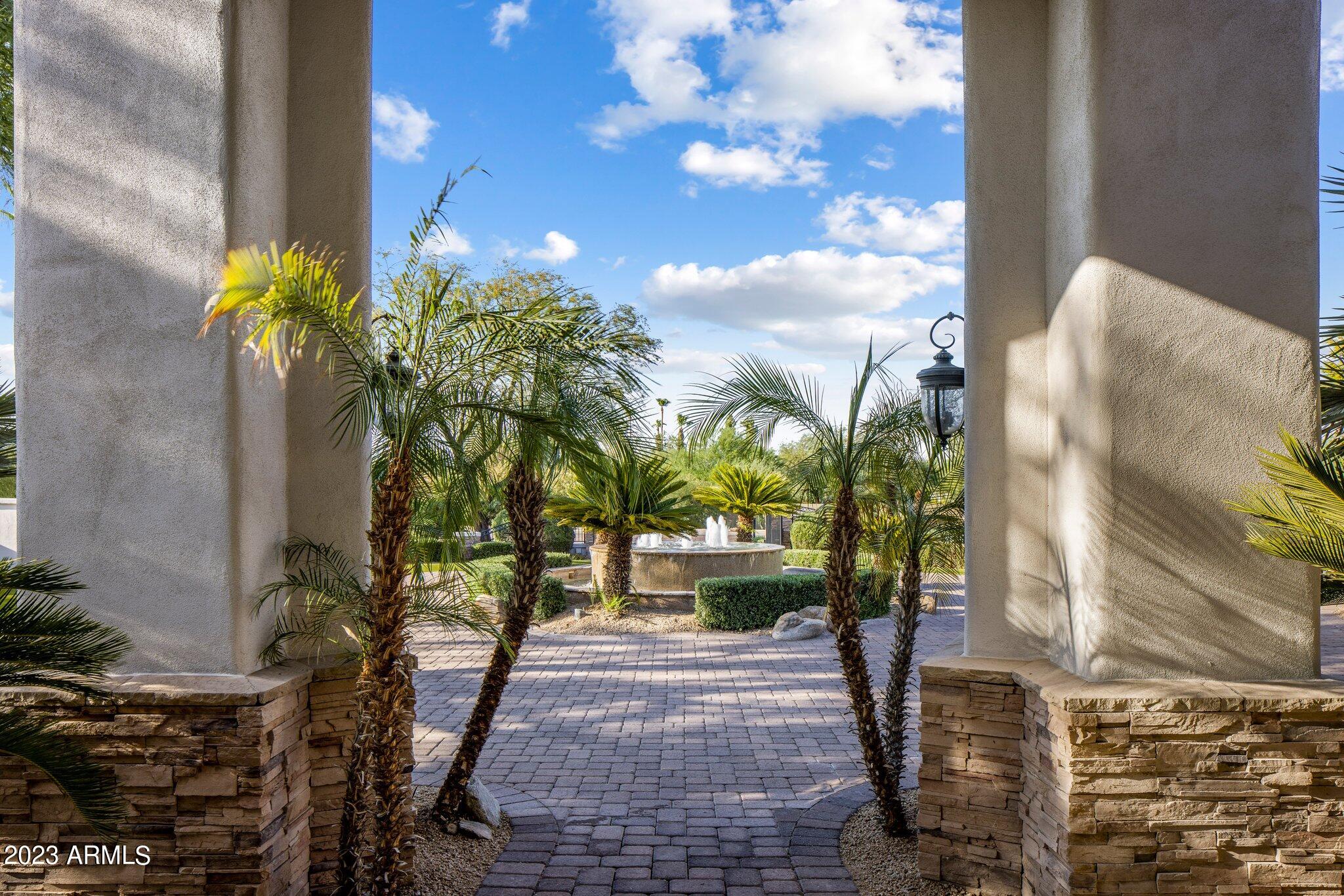 5441 E MOCKINGBIRD Lane