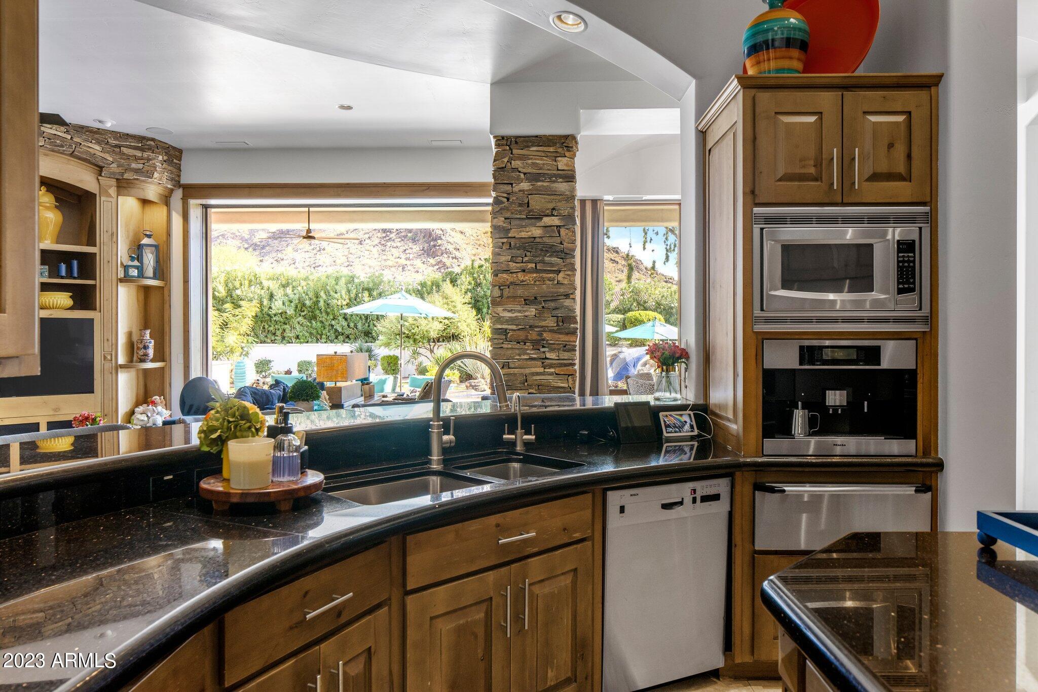 5441 E MOCKINGBIRD Lane