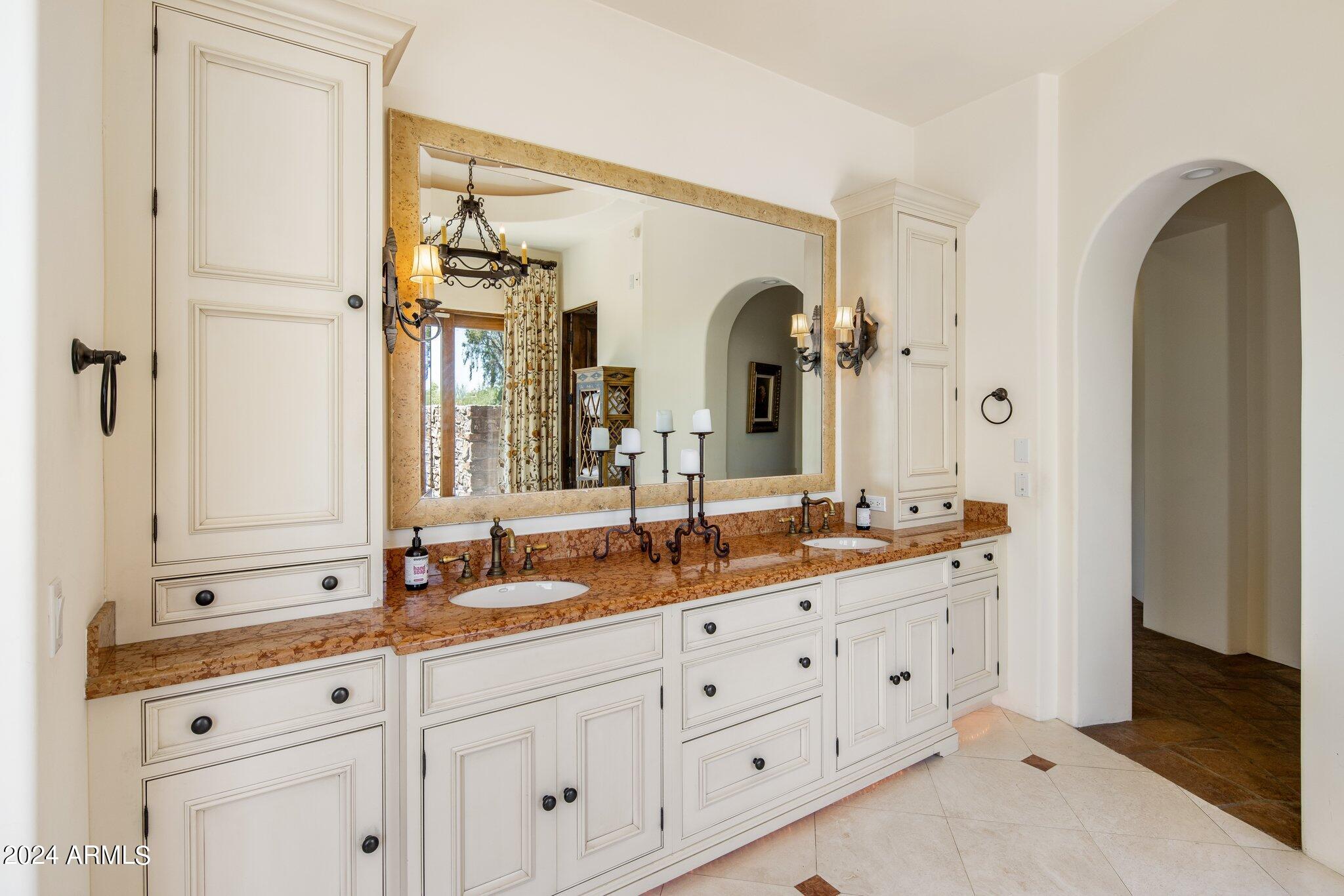 4987 E MOCKINGBIRD Lane