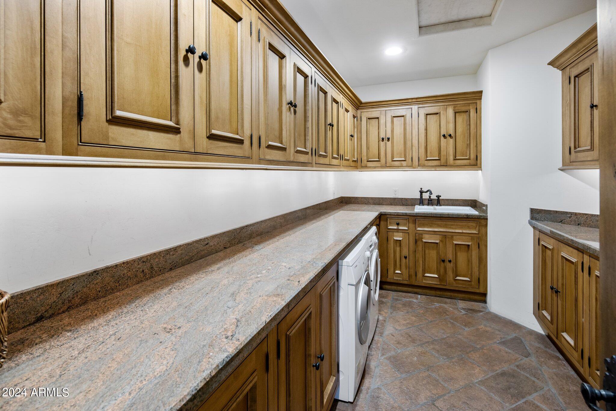 4987 E MOCKINGBIRD Lane