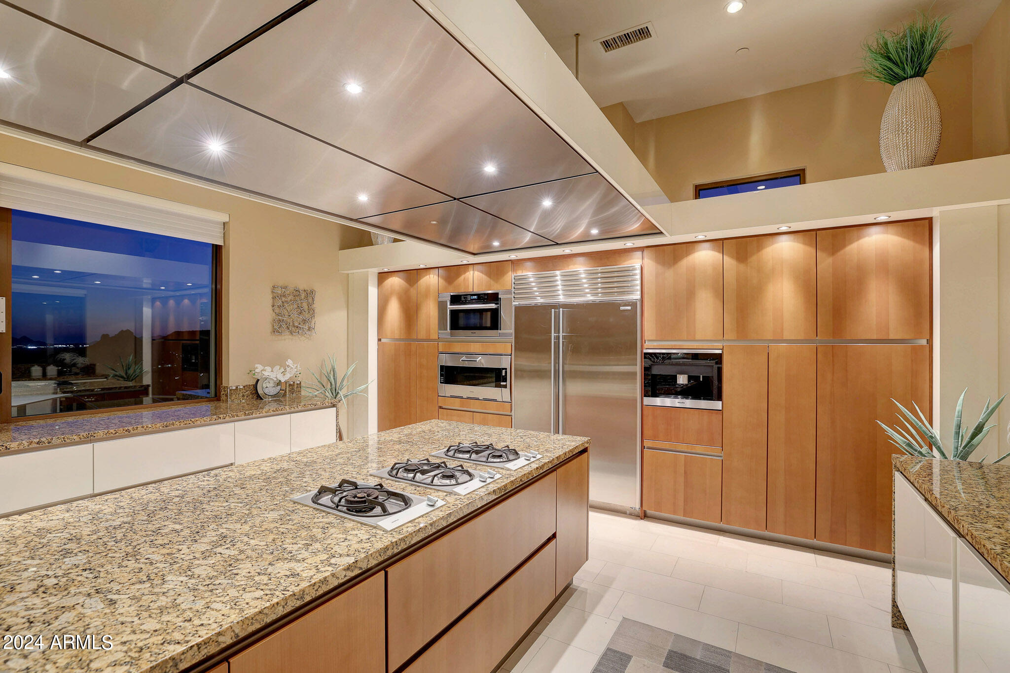 9232 N VISTA VERDE Court