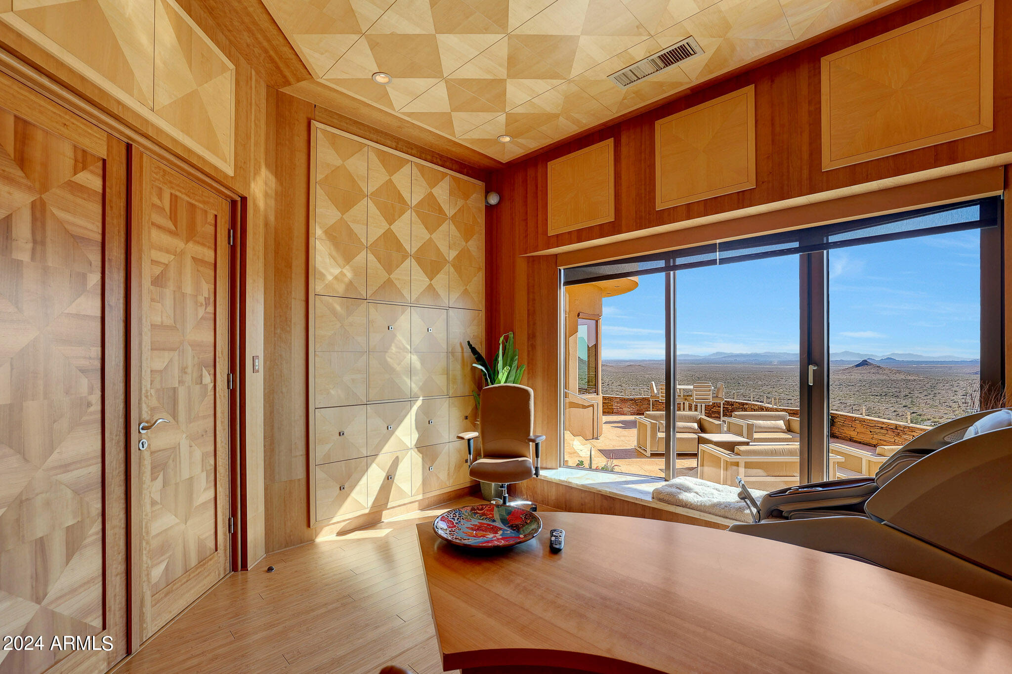 9232 N VISTA VERDE Court