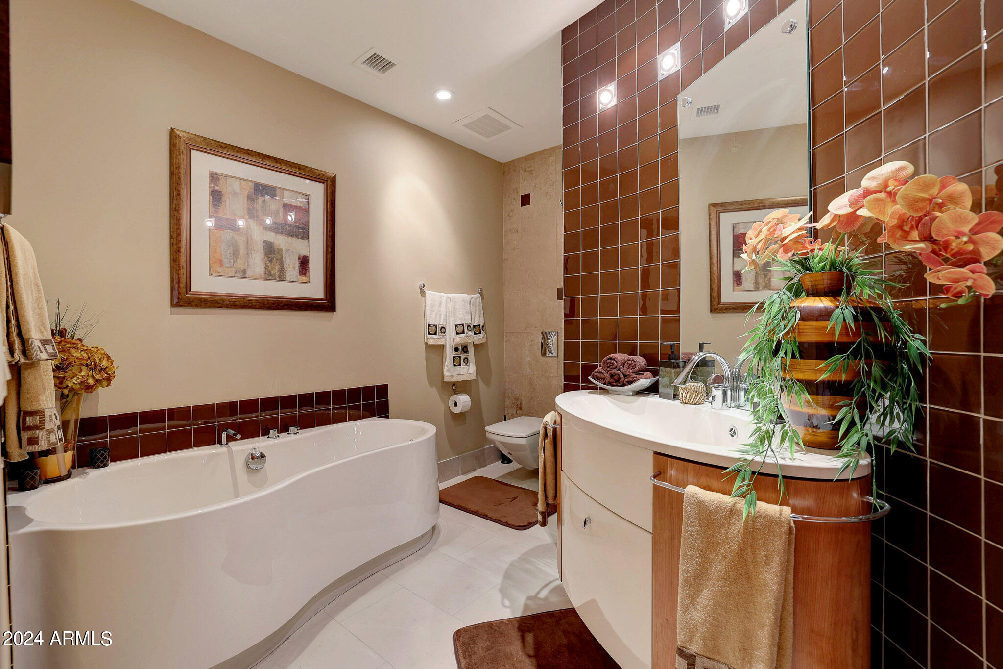 9232 N VISTA VERDE Court