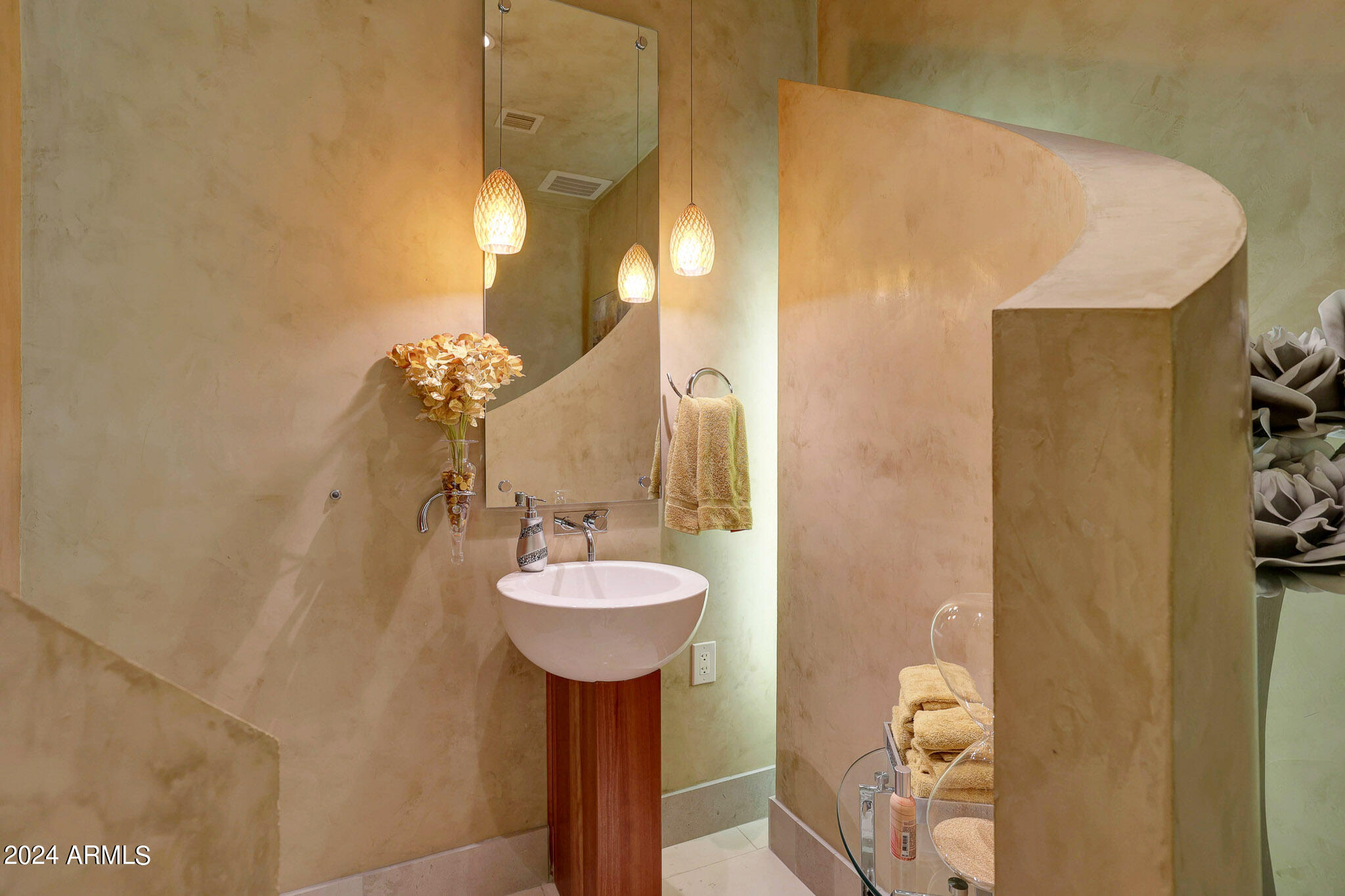 9232 N VISTA VERDE Court