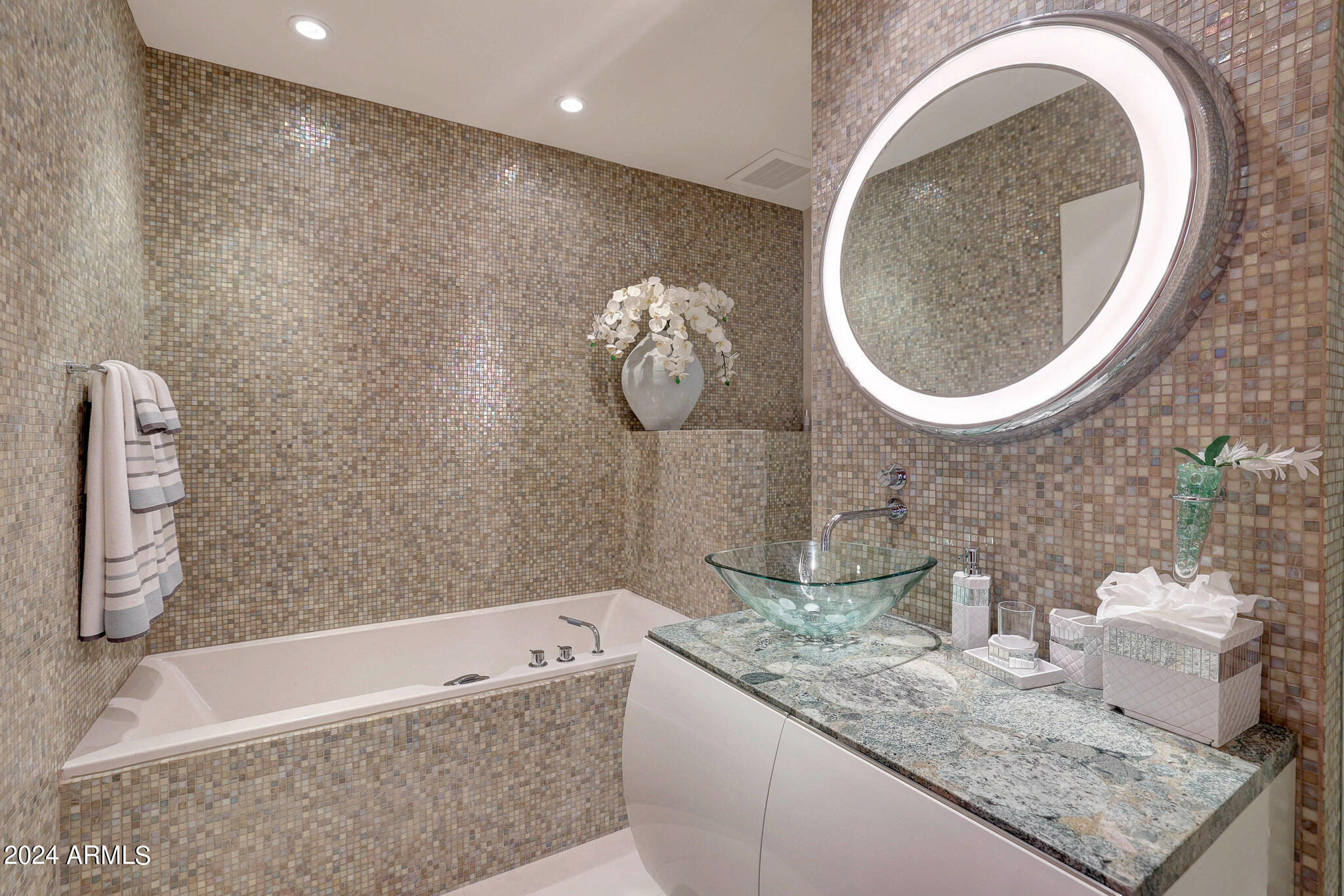 9232 N VISTA VERDE Court