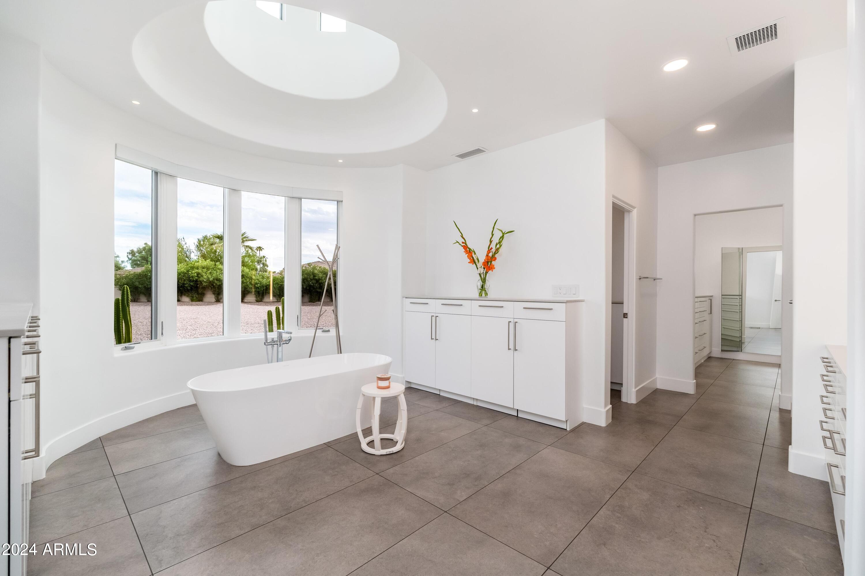 6521 E VIA LOS CABALLOS