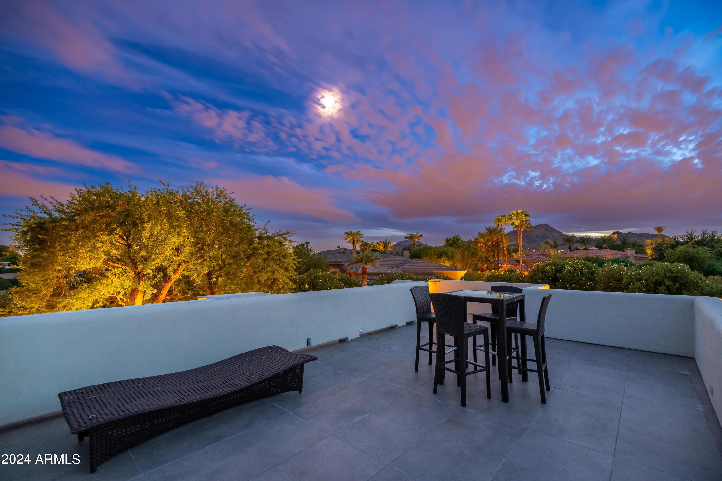 6521 E VIA LOS CABALLOS